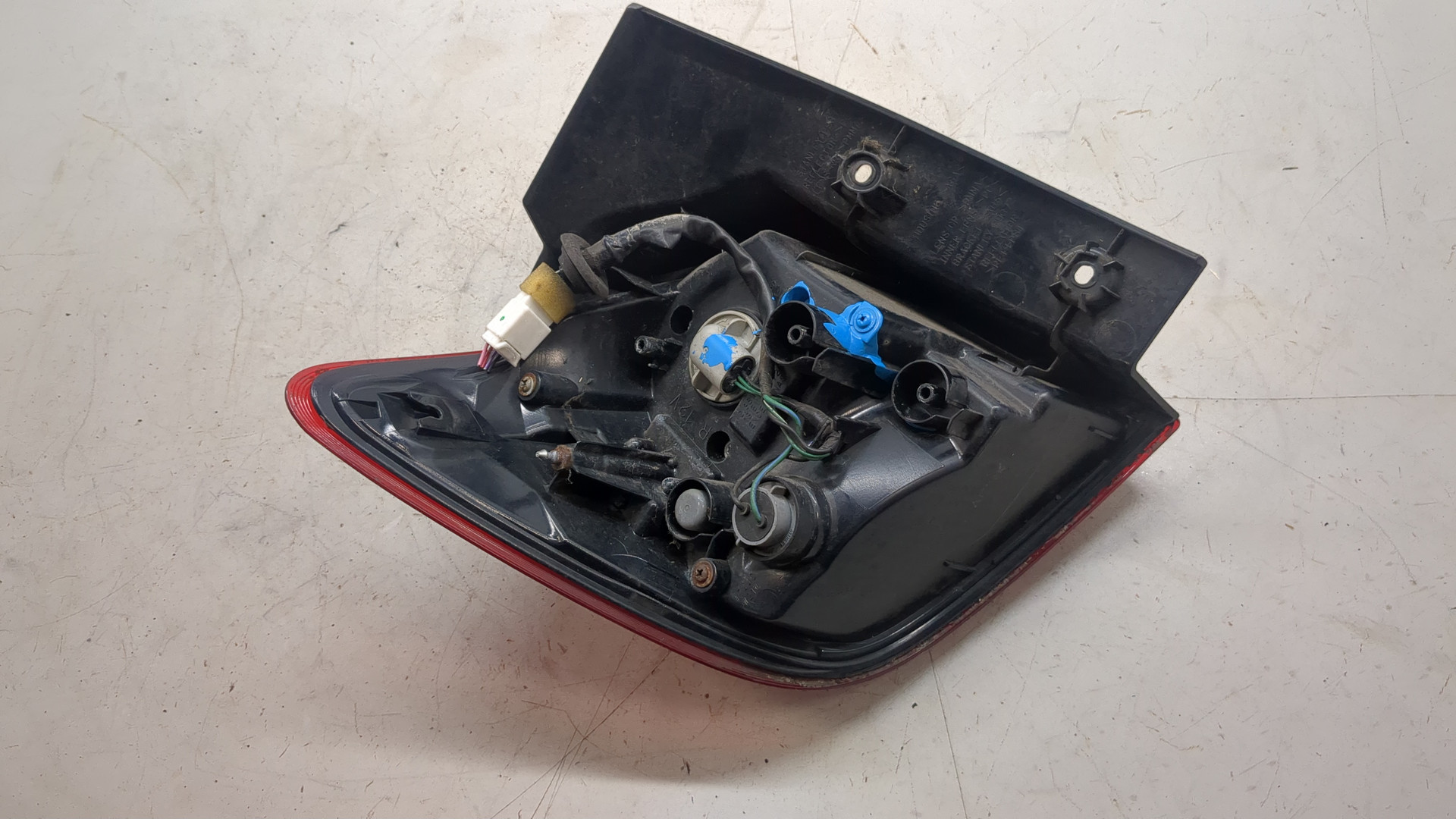 Фонарь задний правый