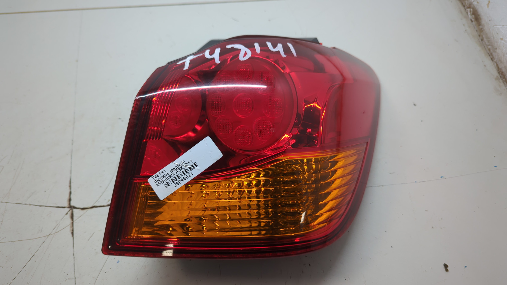 Фонарь задний правый