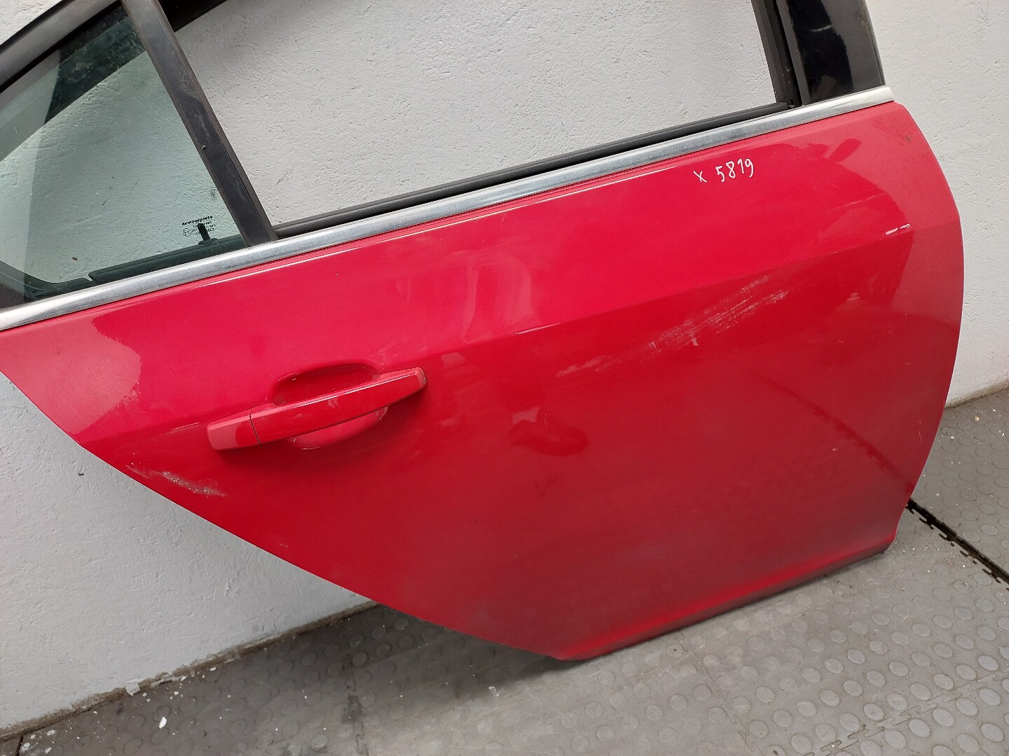 Дверь задняя правая