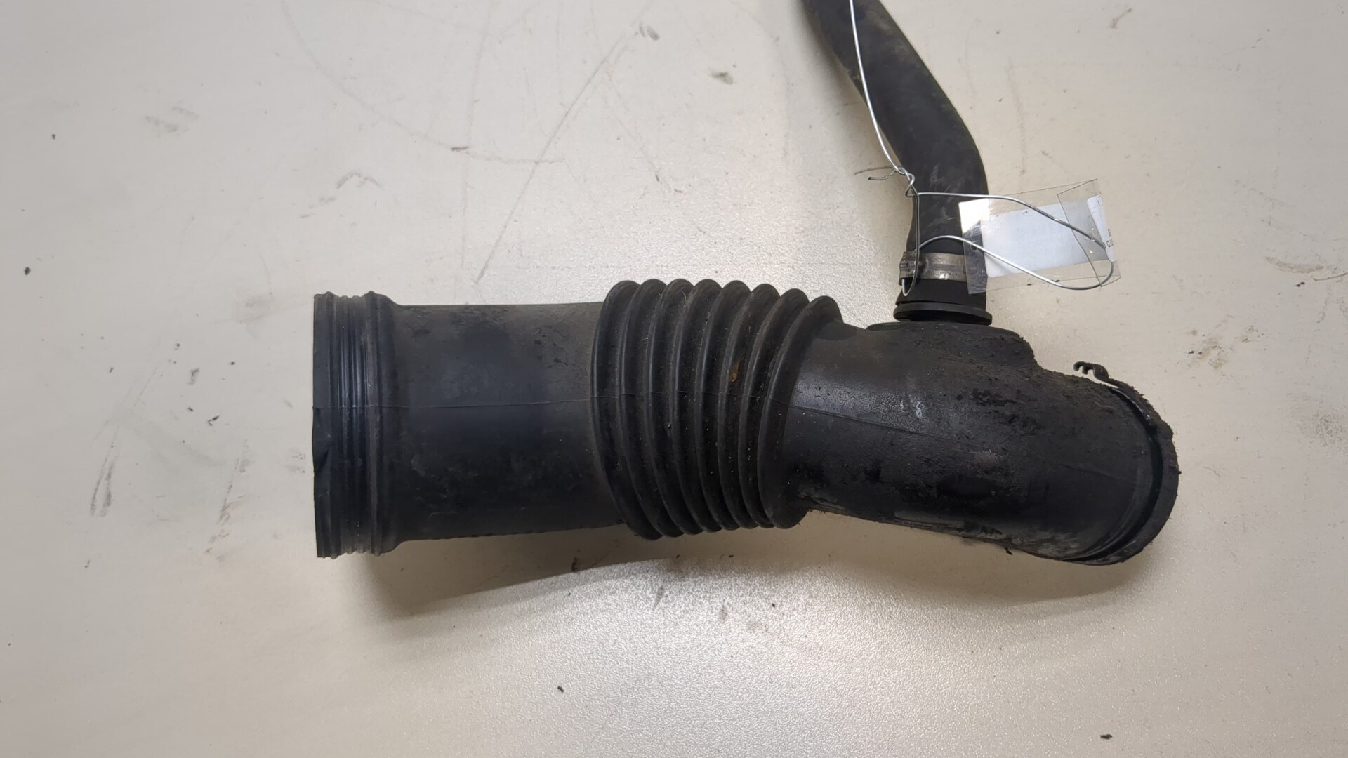 Патрубок воздушного фильтра