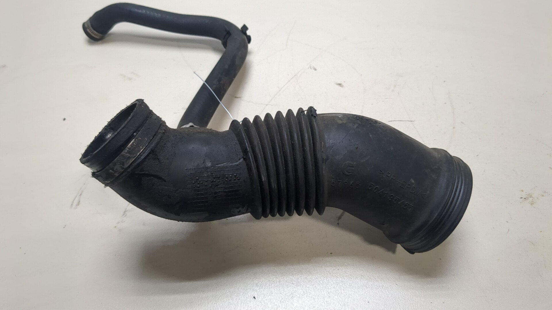 Патрубок воздушного фильтра