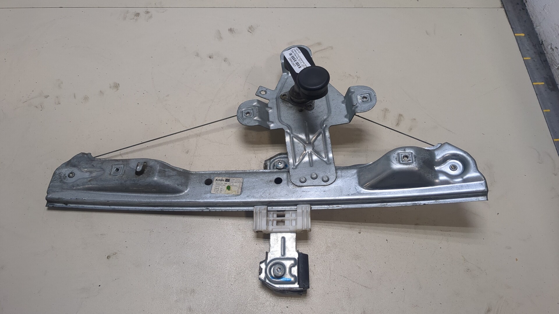 Стеклоподъемник электр. задний правый