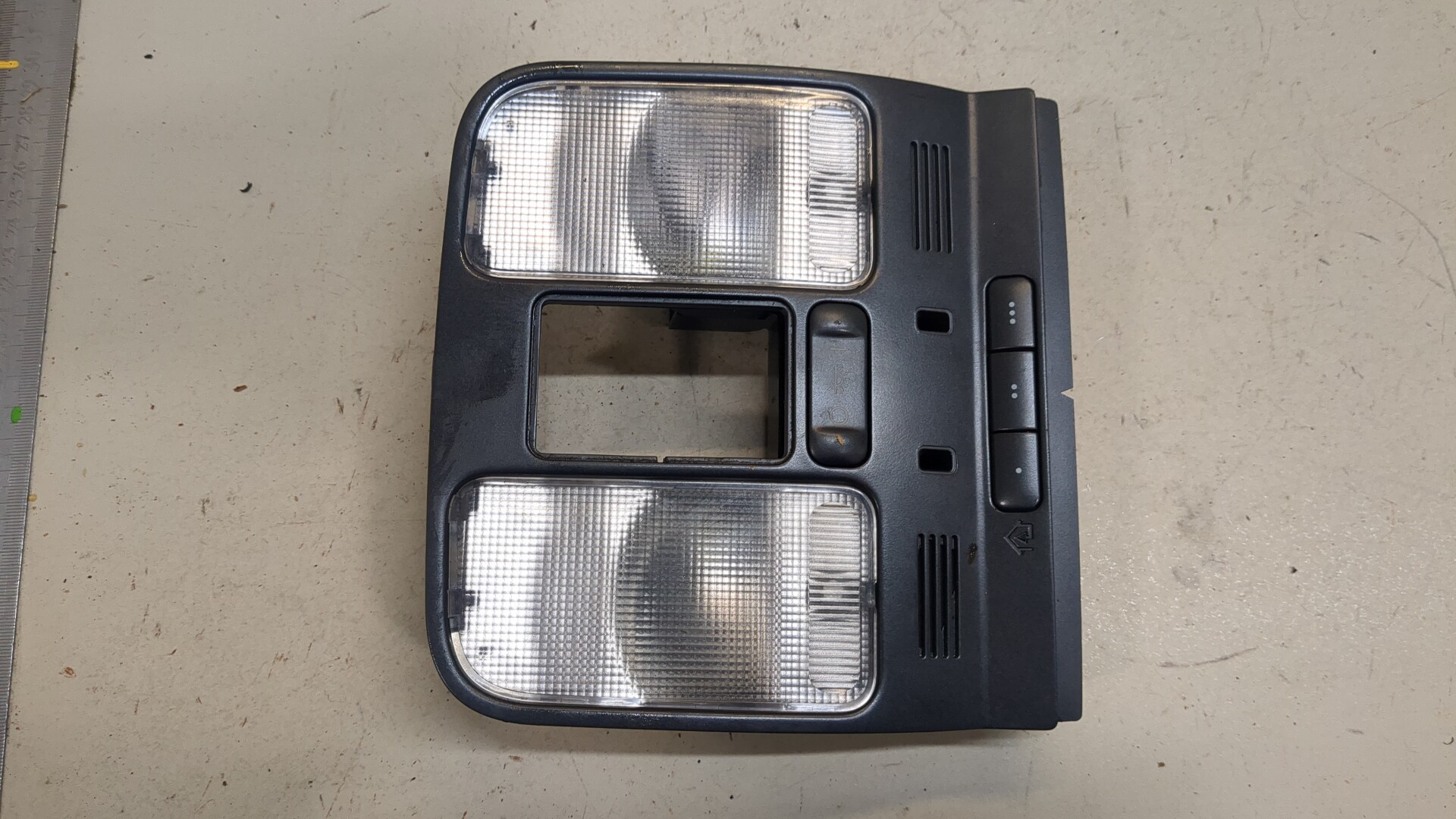 Плафон салонный