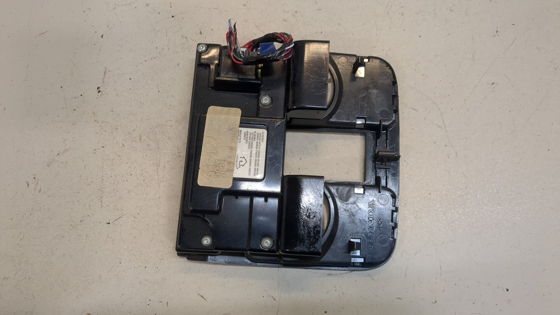 Плафон салонный