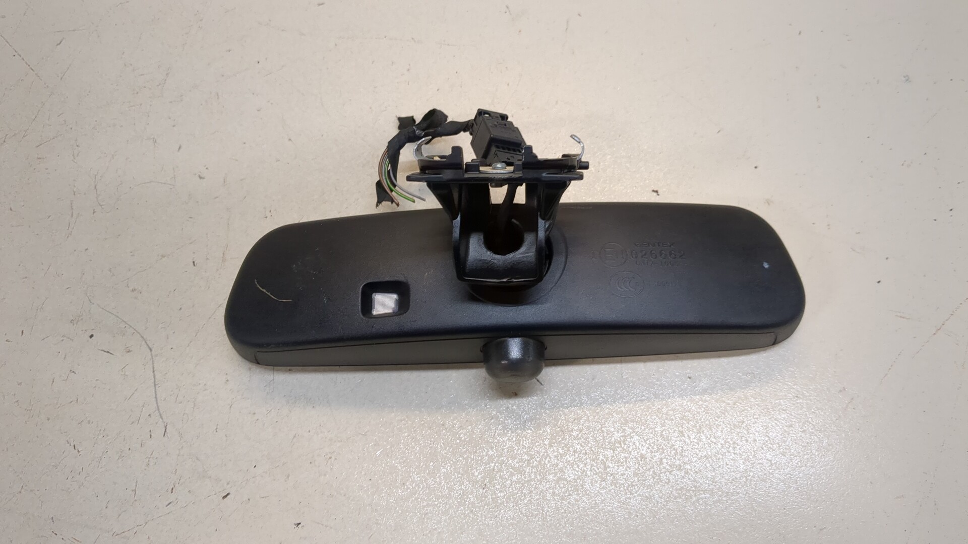 Зеркало заднего вида