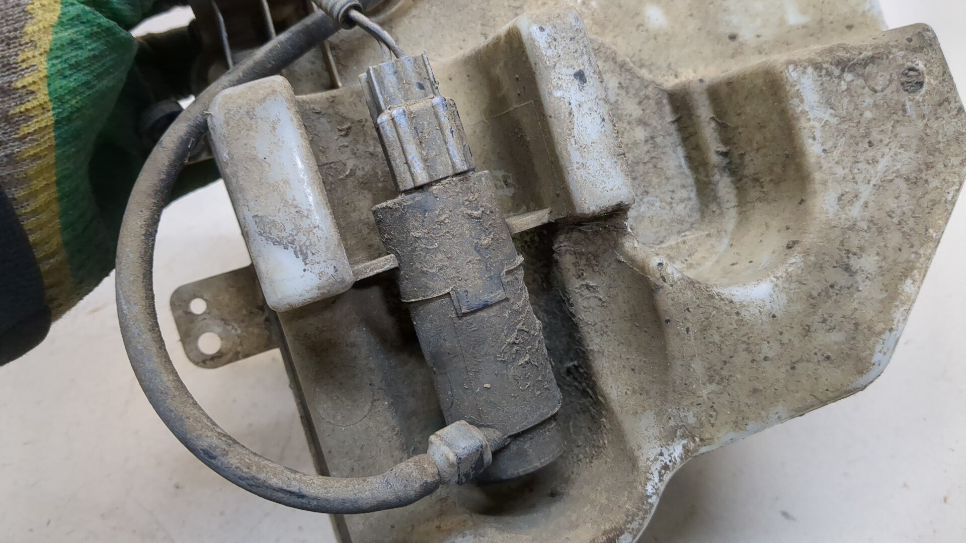 Бачок омывателя лобового стекла