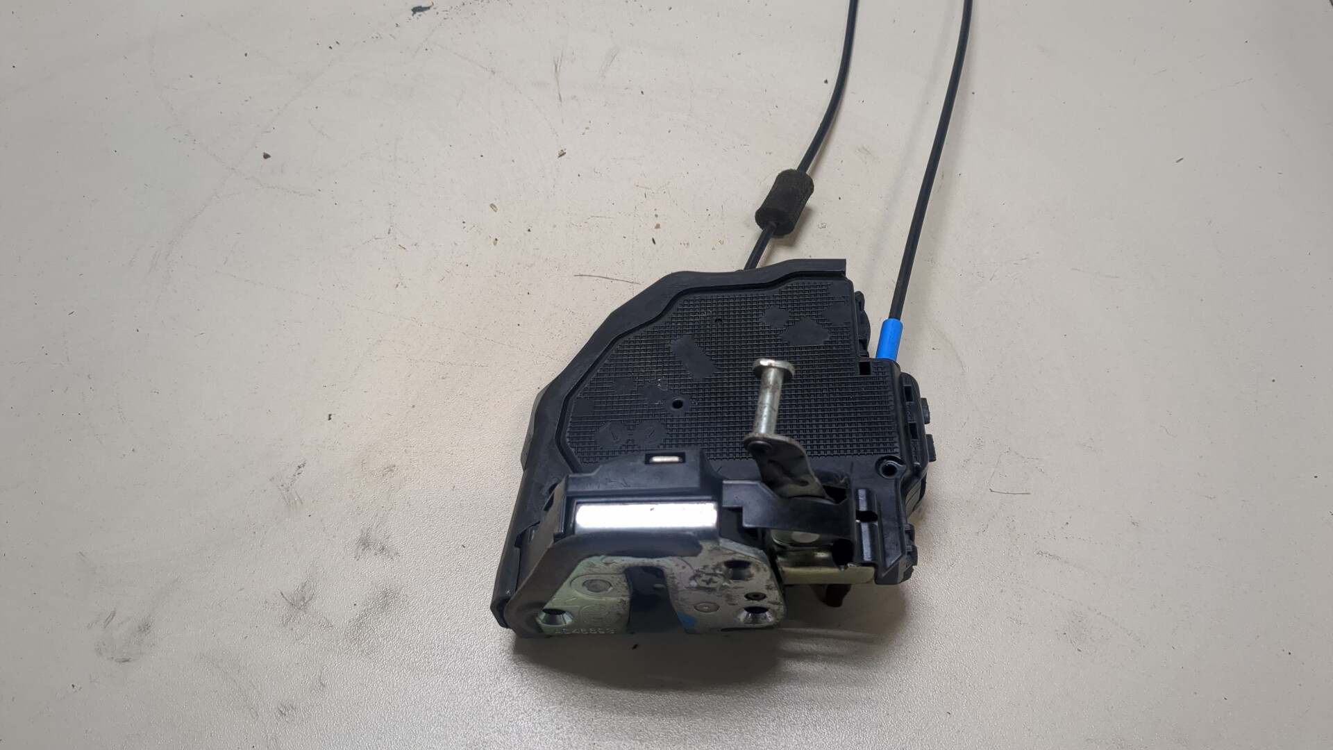 Замок двери задней правой