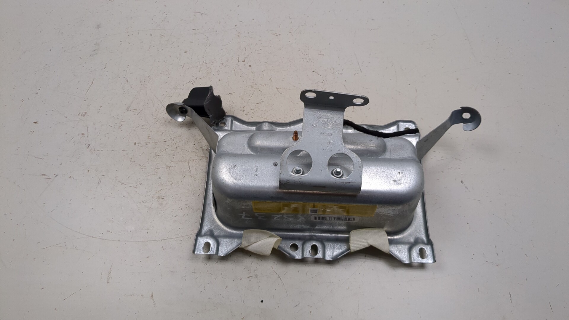 Подушка безопасности пассажирская (в торпедо)