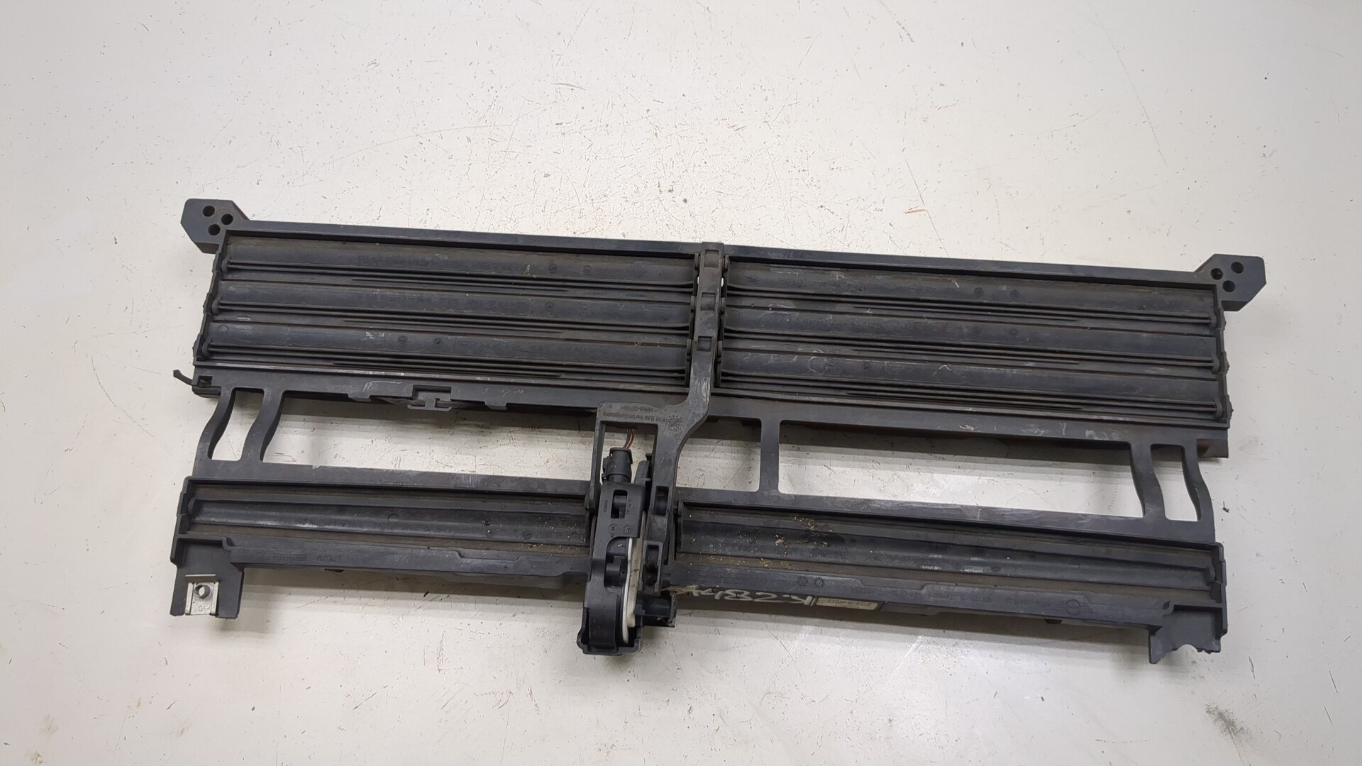 Жалюзи (воздуховод) бампера переднего