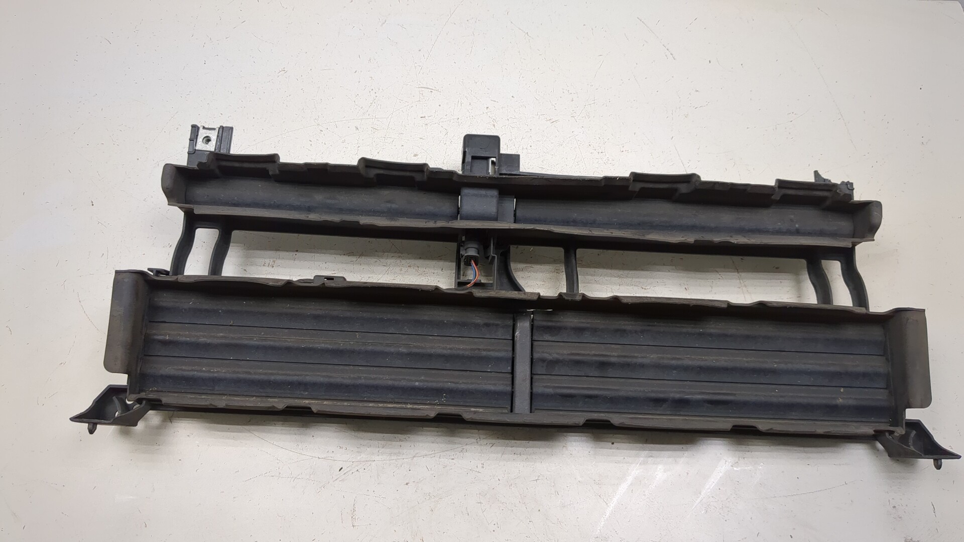 Жалюзи (воздуховод) бампера переднего