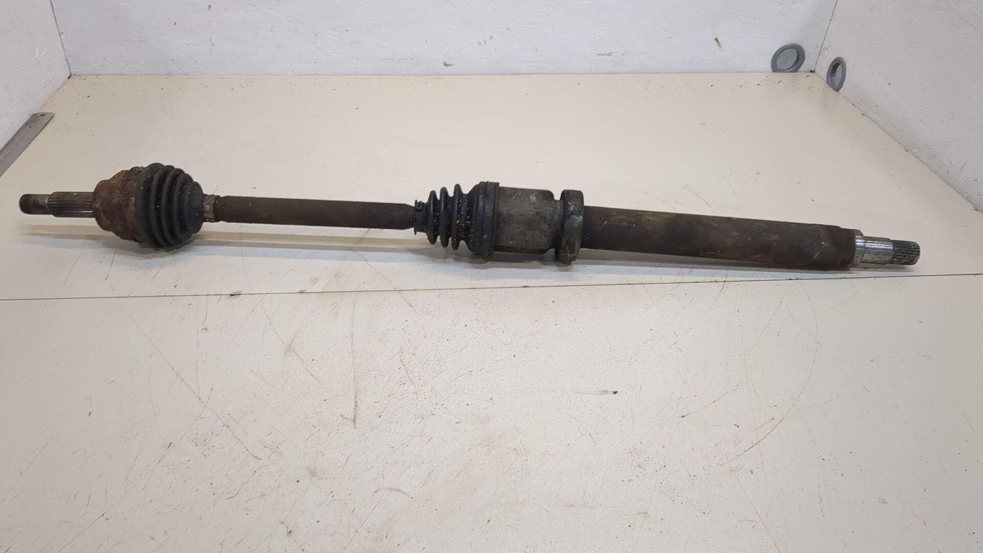 Полуось передняя правая