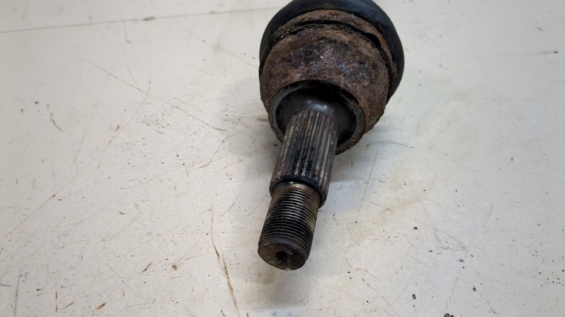 Полуось передняя правая