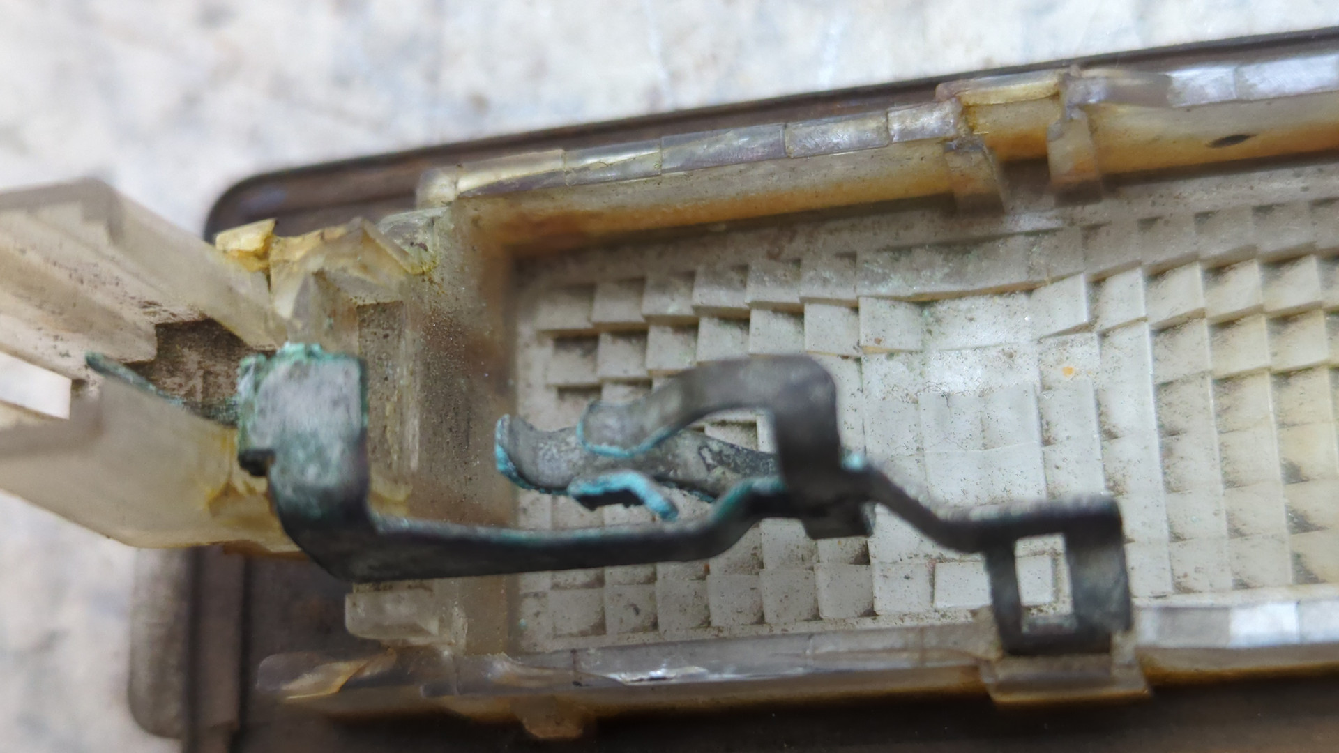 Фонарь подсветки номера