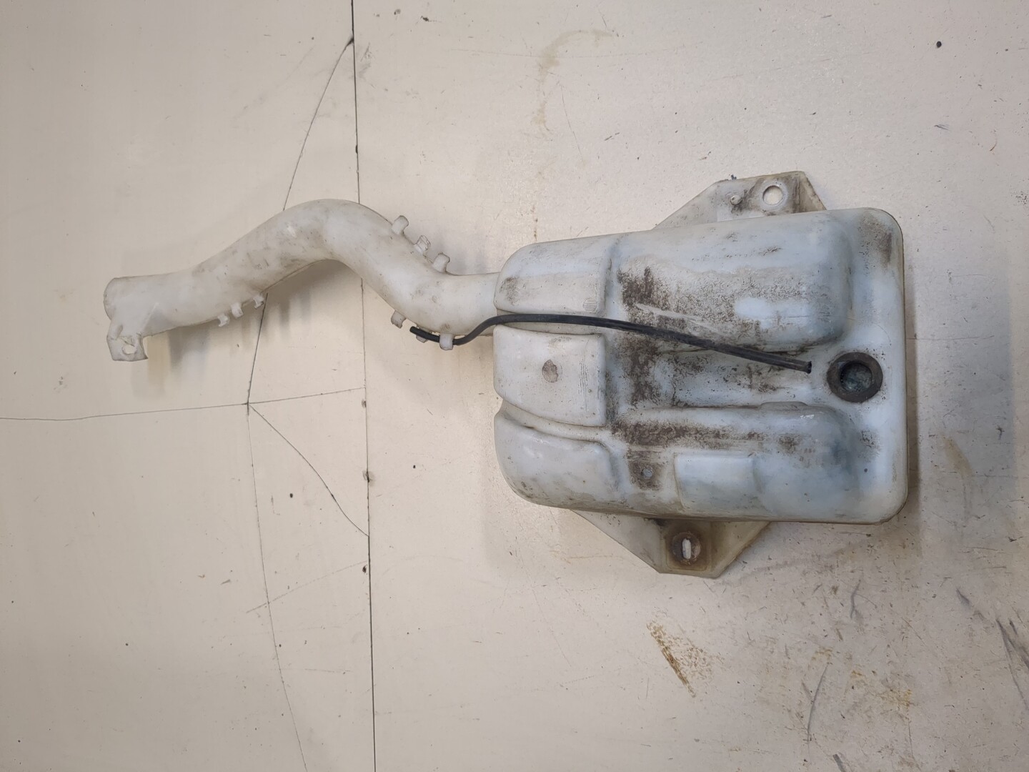 Бачок омывателя лобового стекла