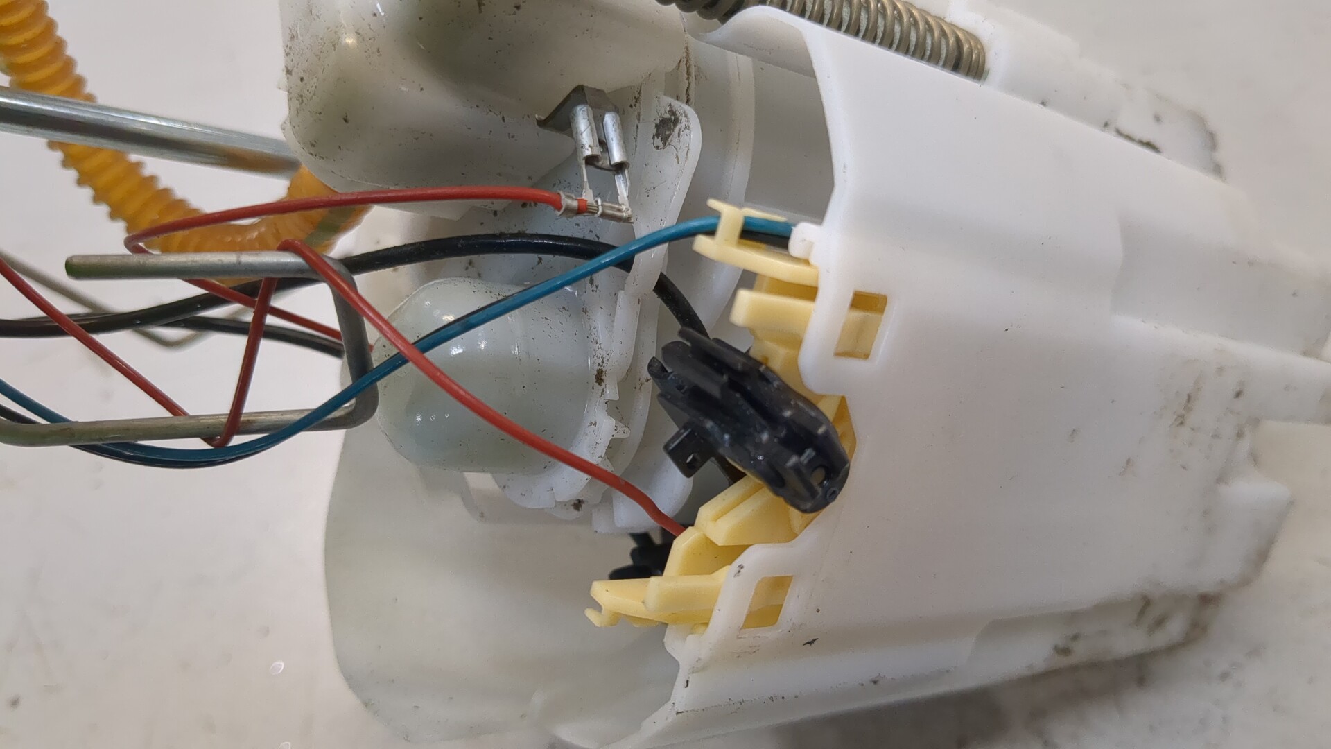 Насос топливный электрический