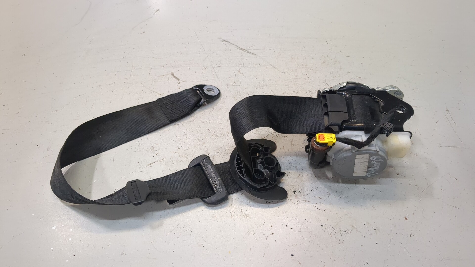 Ремень безопасности