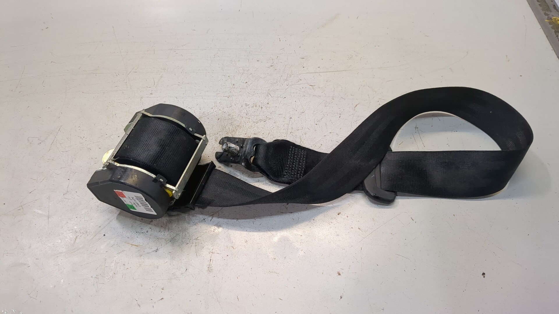 Ремень безопасности