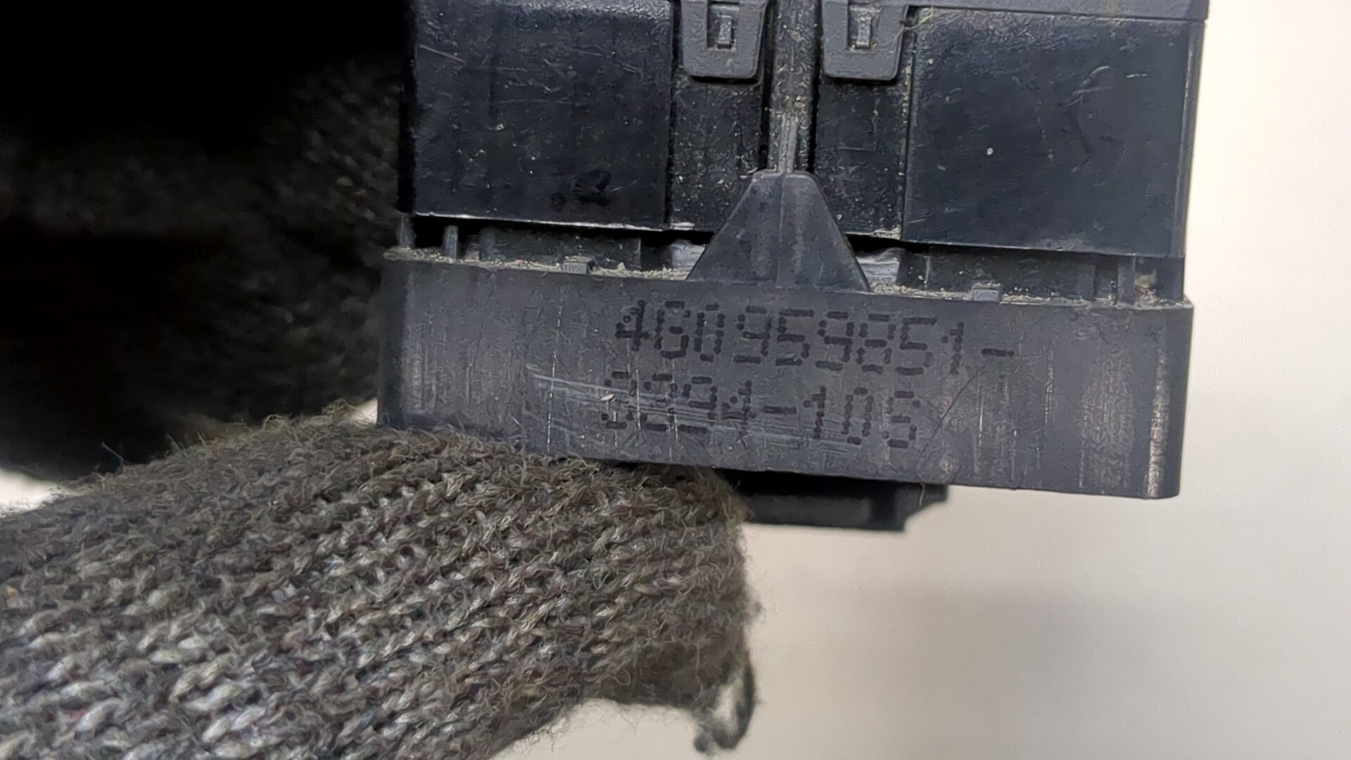 Кнопка стеклоподъемника