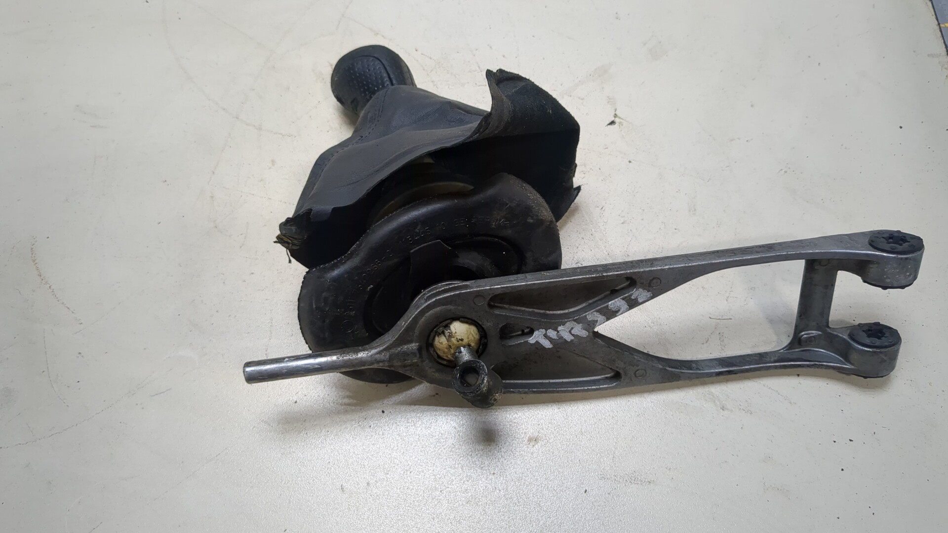 Кулиса МКПП / АКПП