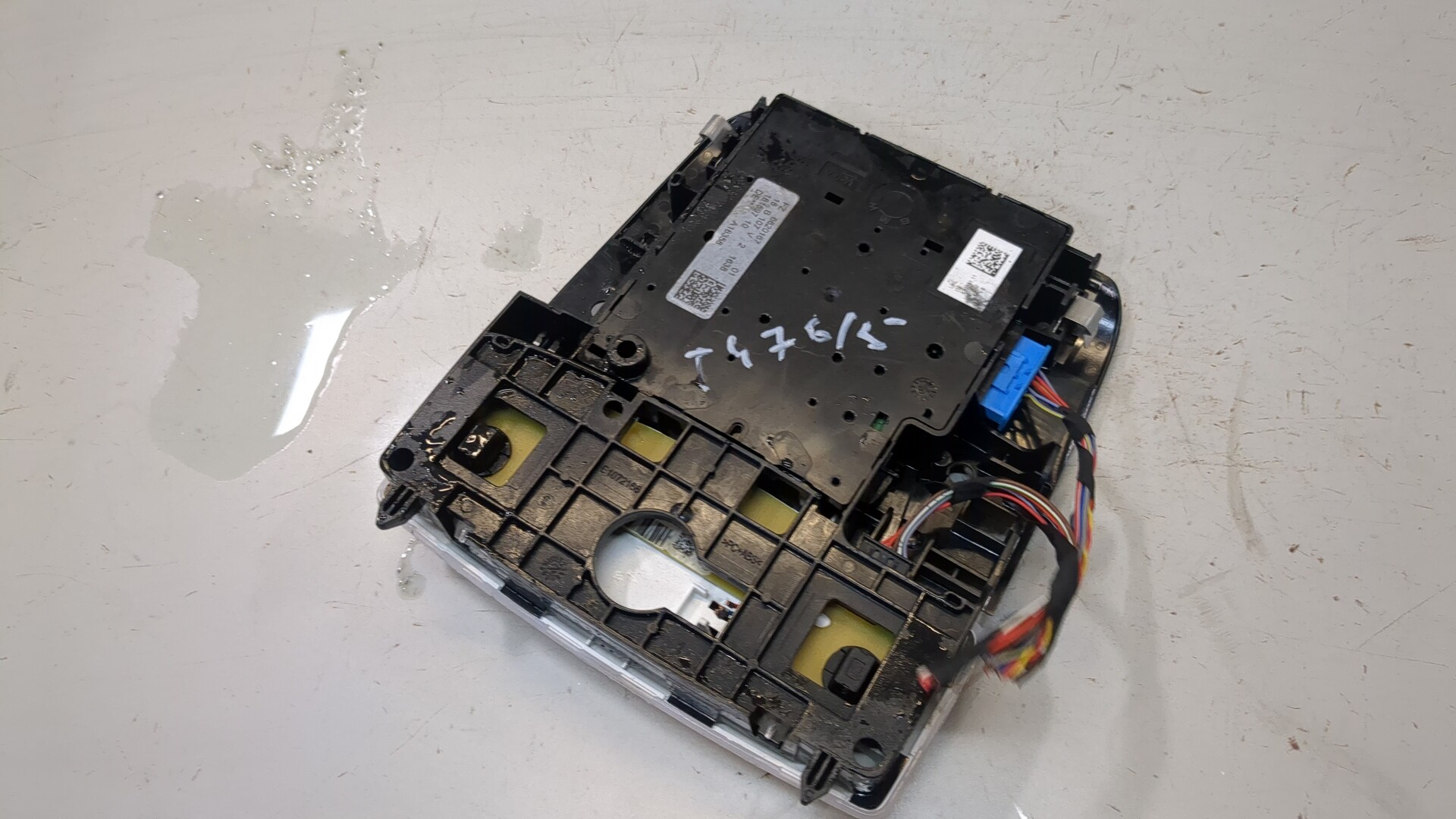 Плафон салонный