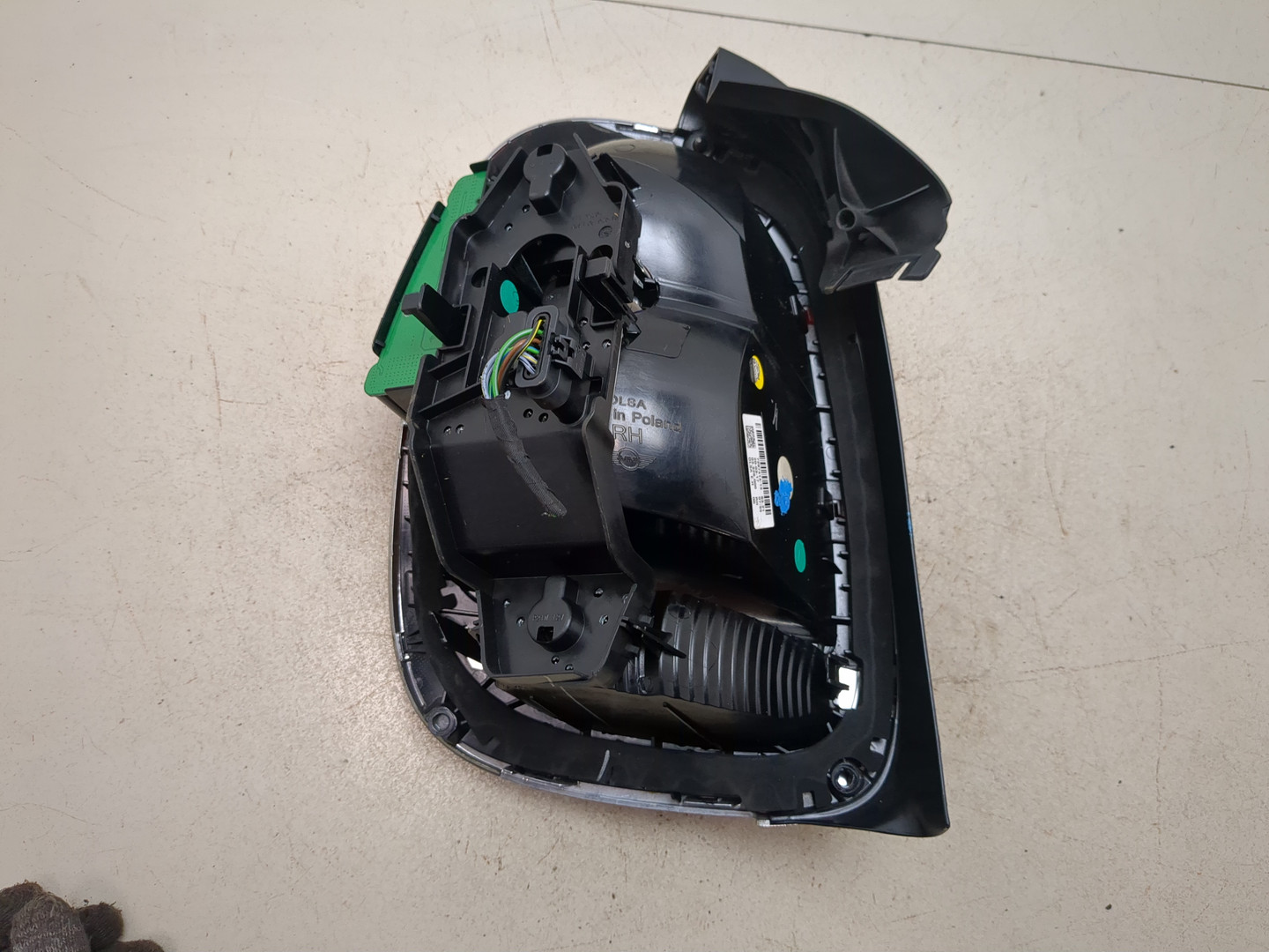 Фонарь задний правый