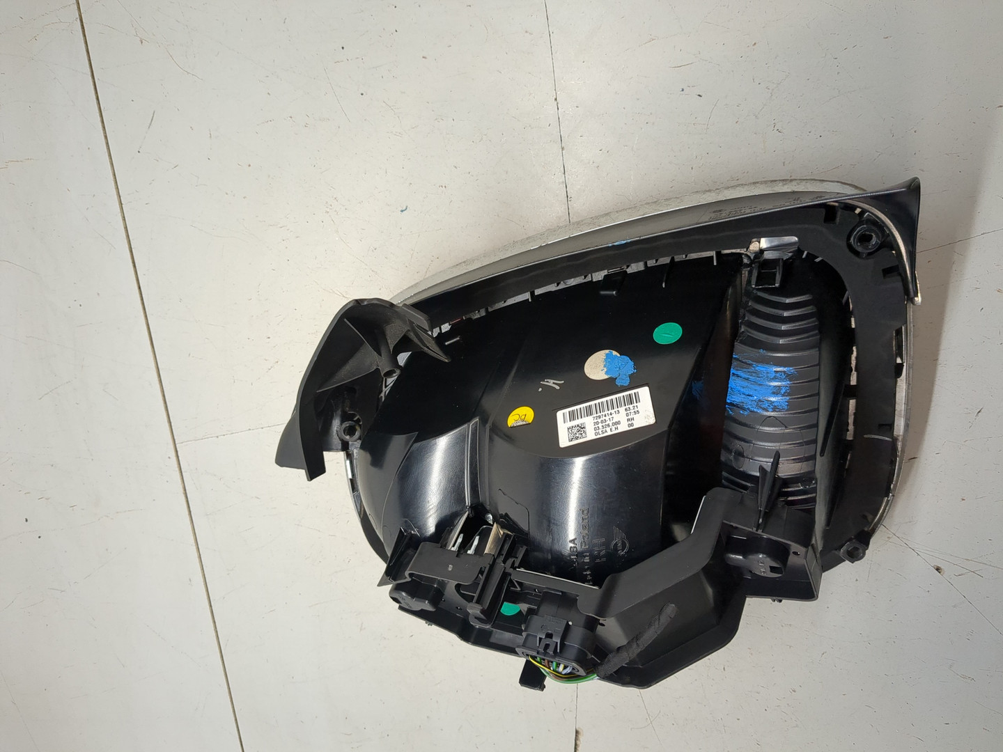 Фонарь задний правый