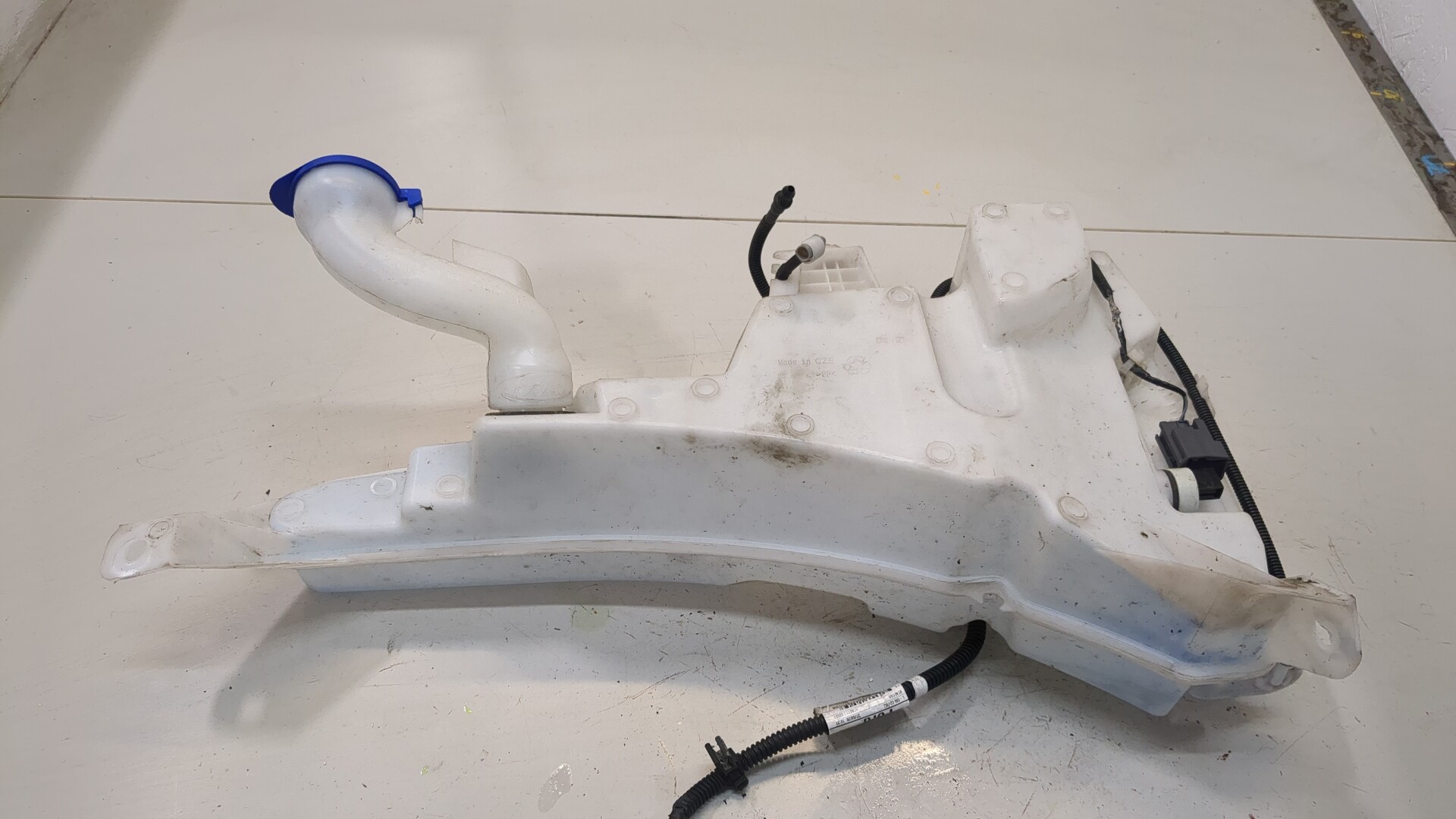 Бачок омывателя лобового стекла