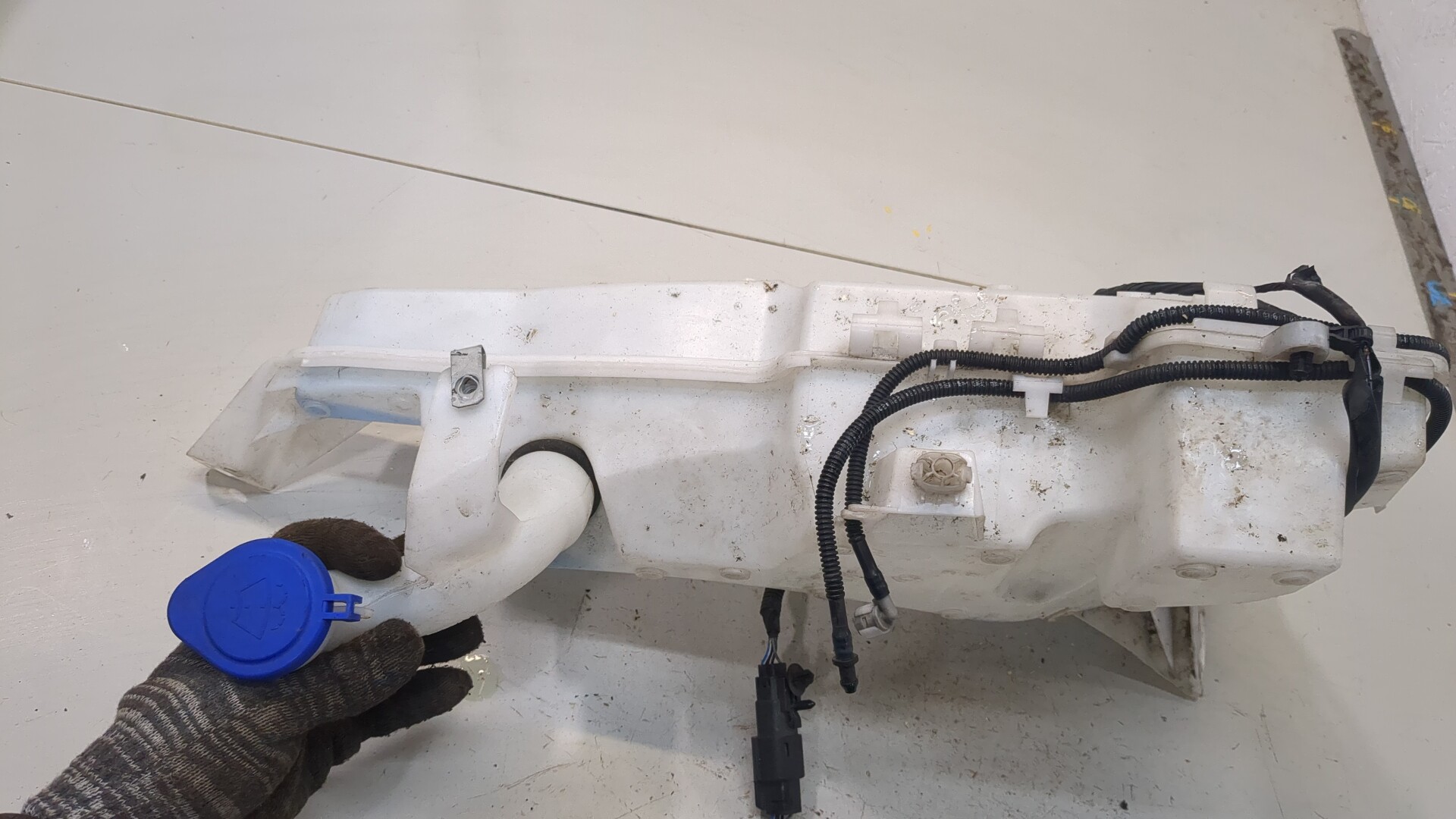 Бачок омывателя лобового стекла