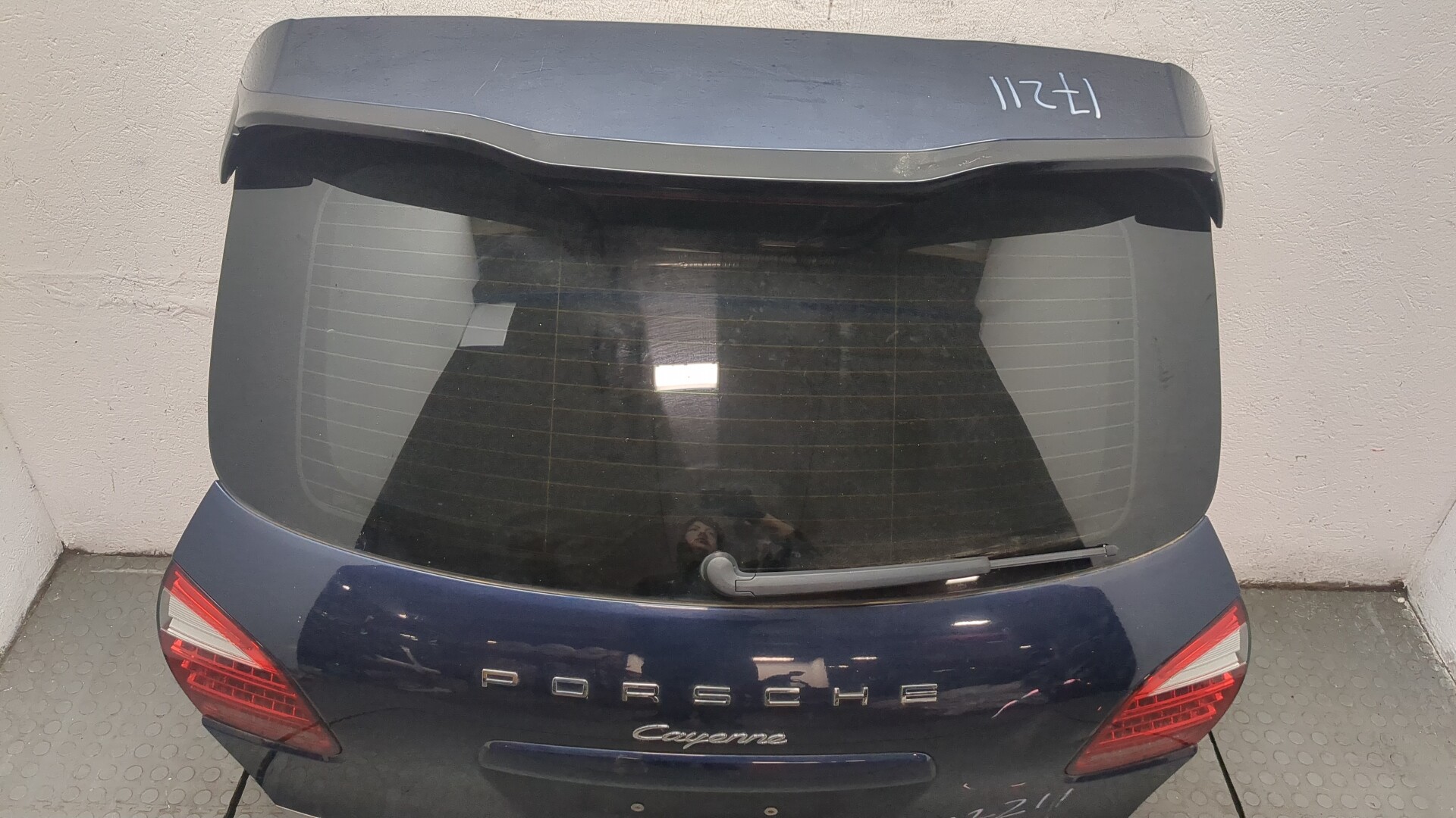 Дверь багажника