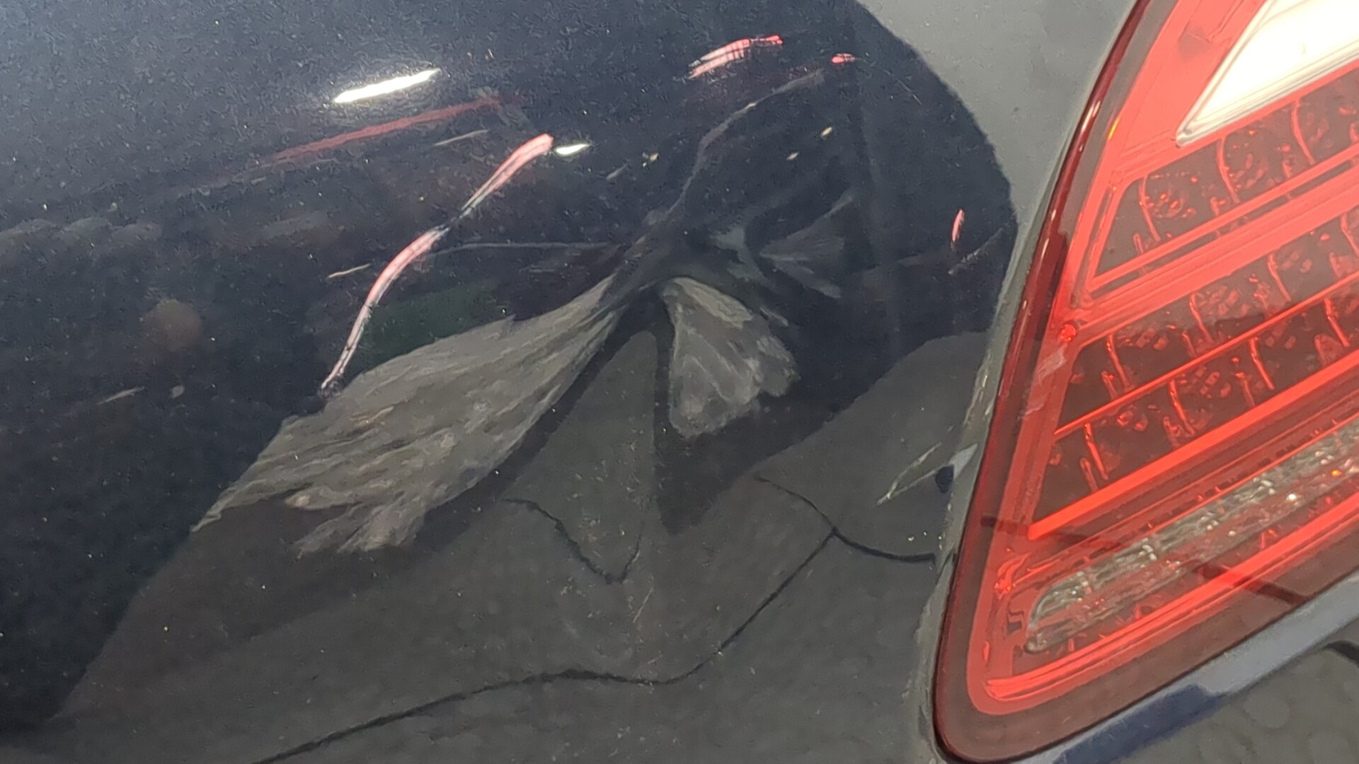 Дверь багажника