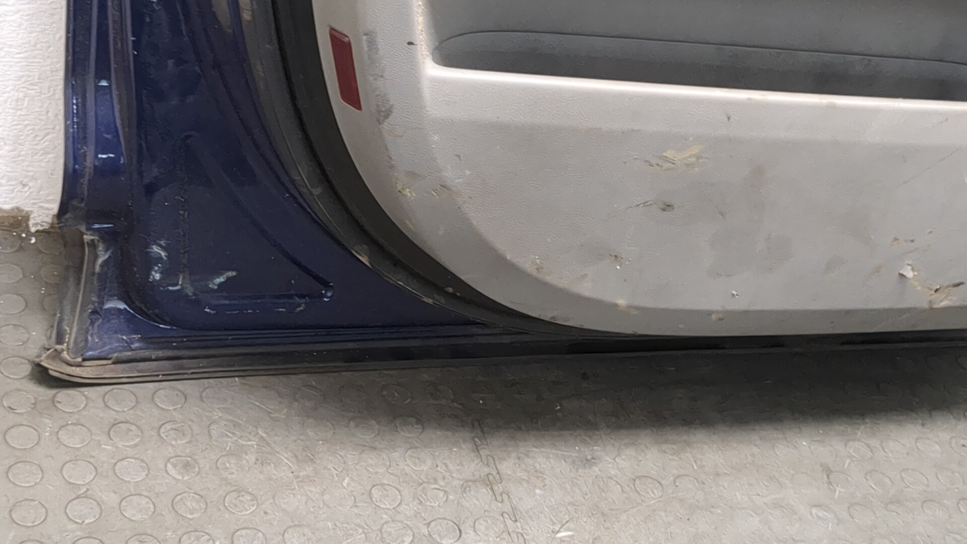 Дверь передняя левая