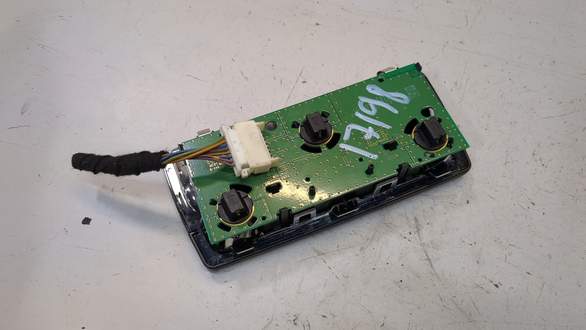 Плафон салонный