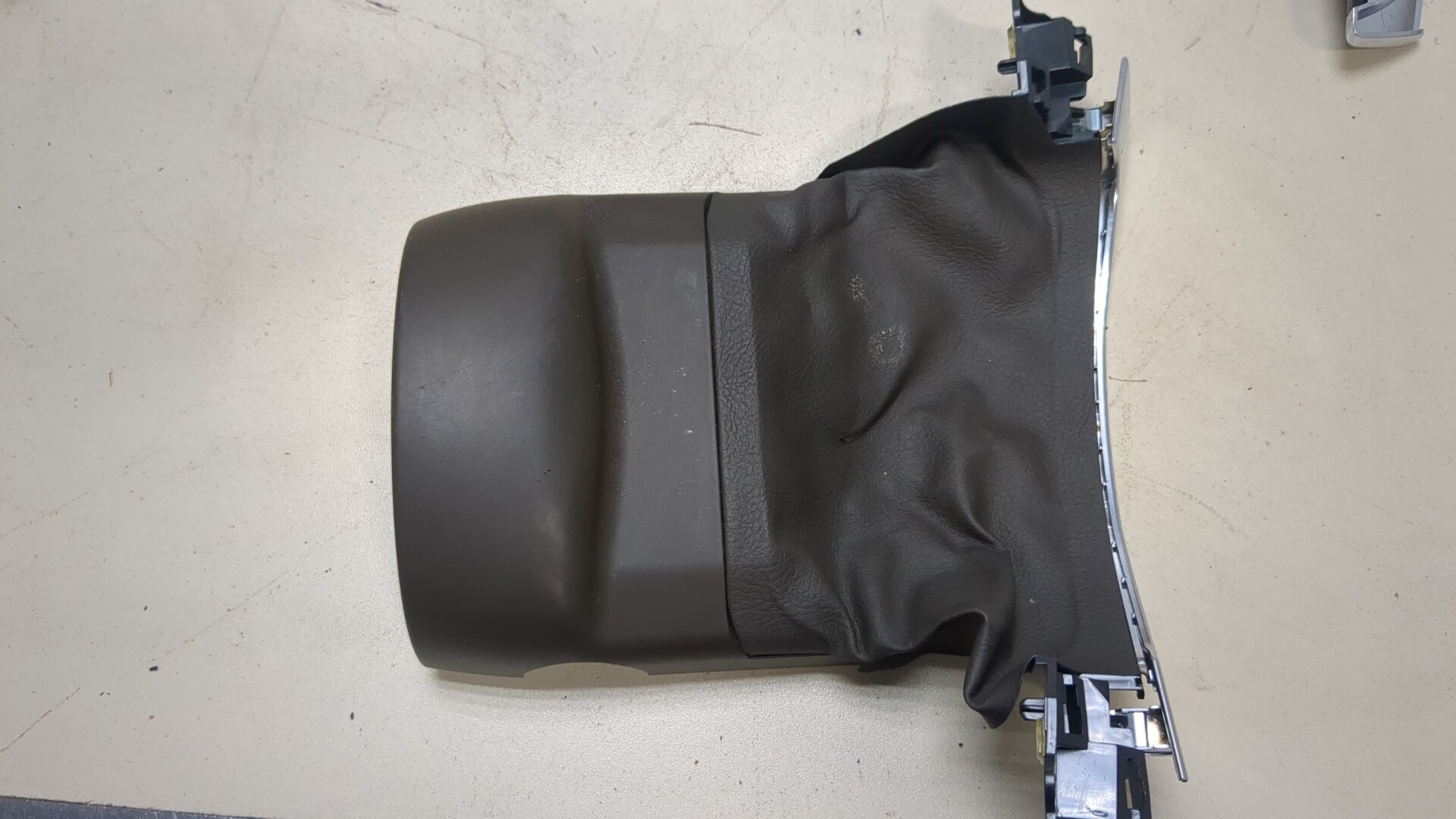 Кожух рулевой колонки