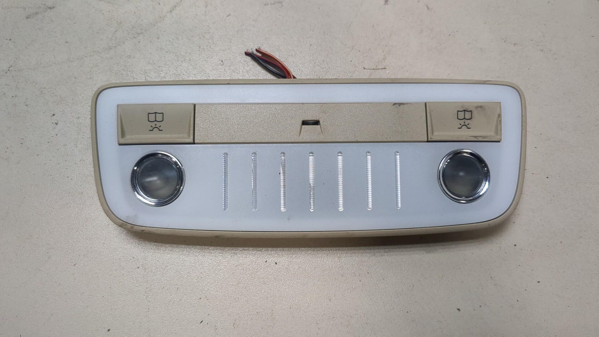 Плафон салонный