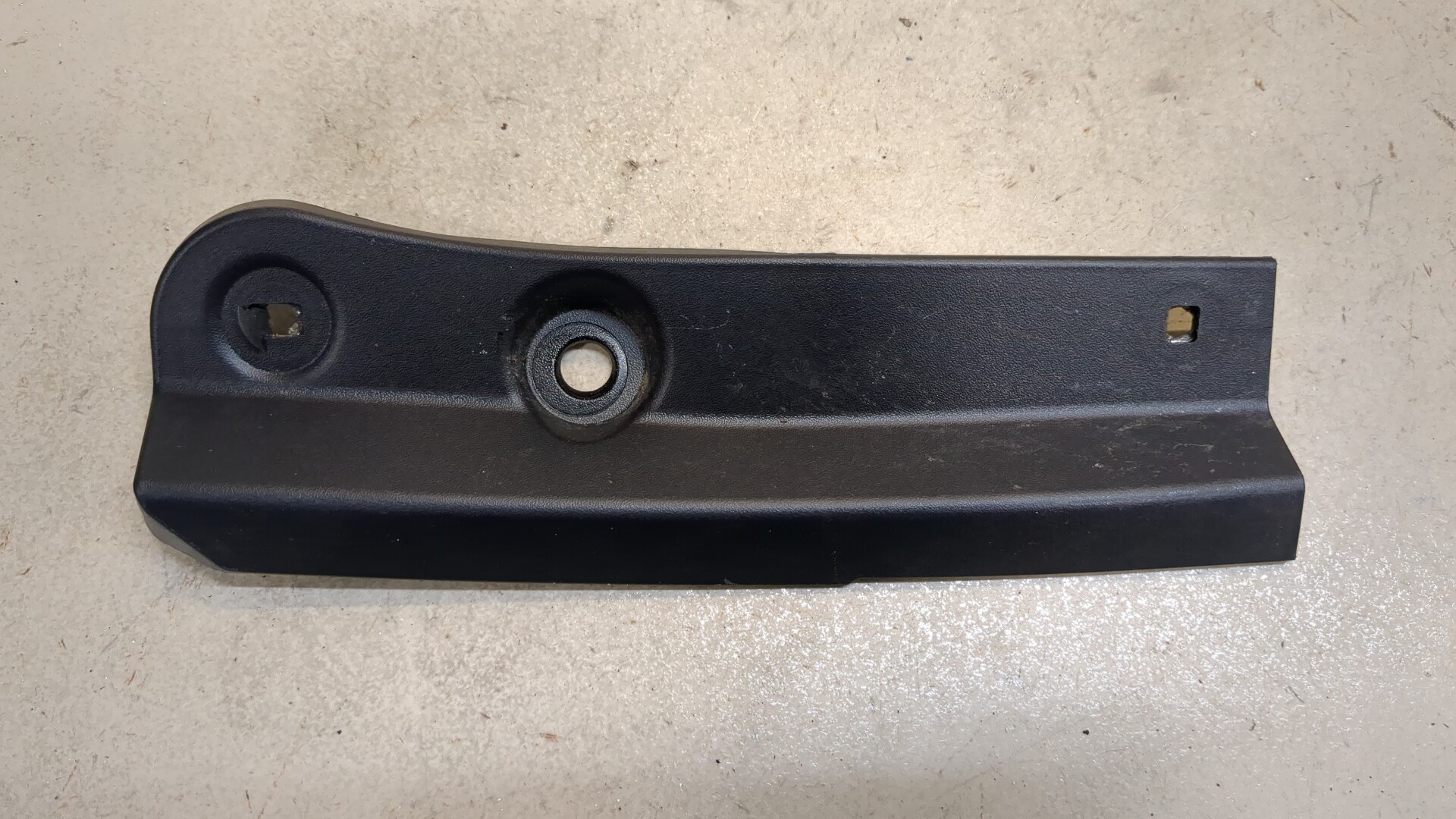 Планка под фонарь правая