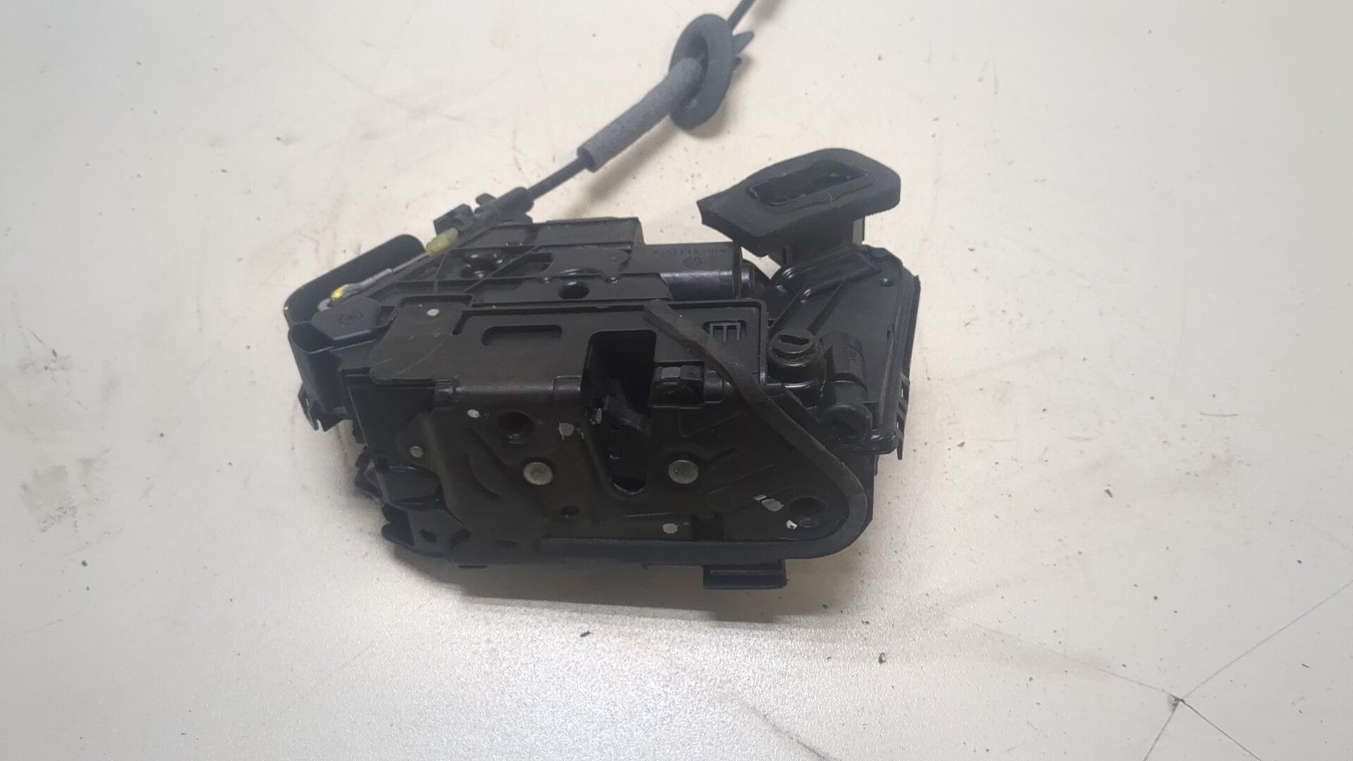 Замок двери задней правой