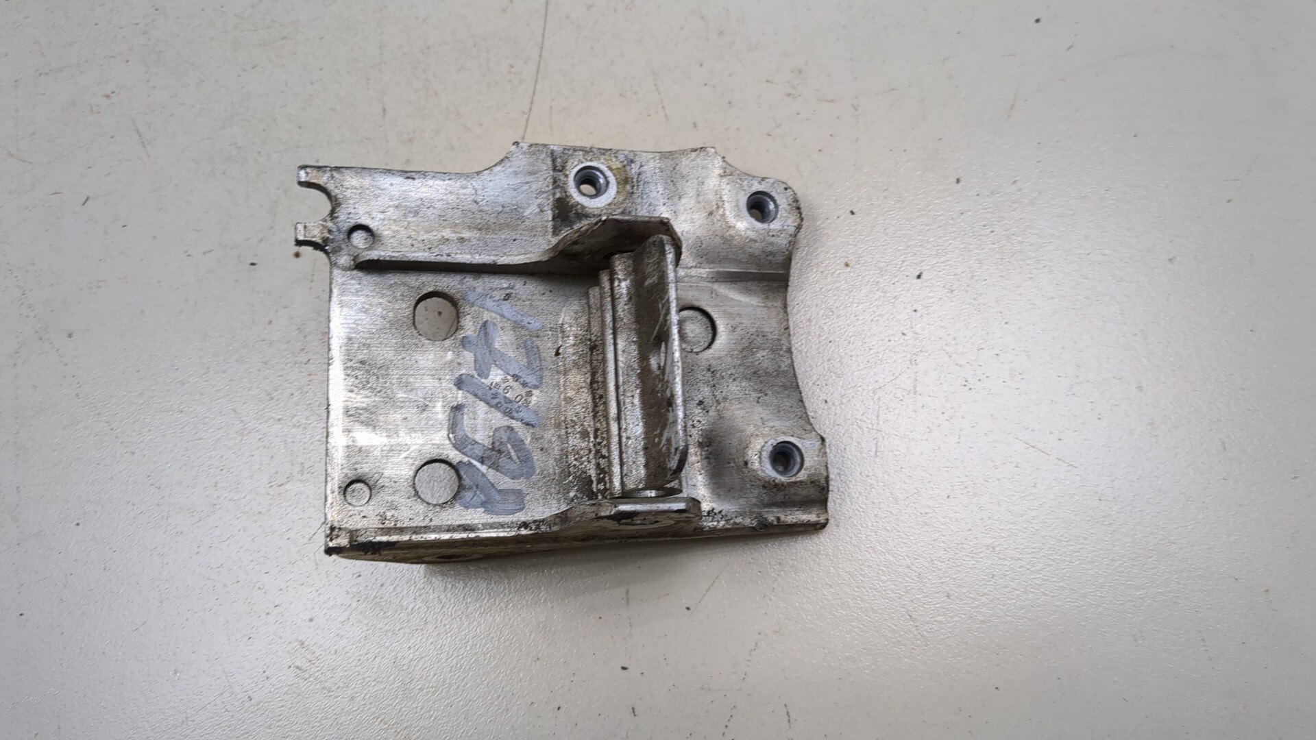 Кронштейн радиатора