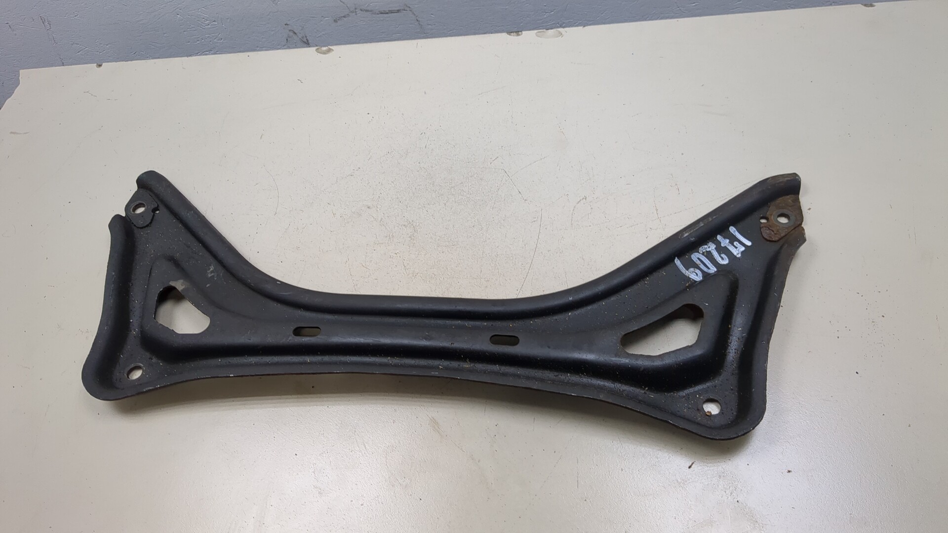 Балка подрадиаторная