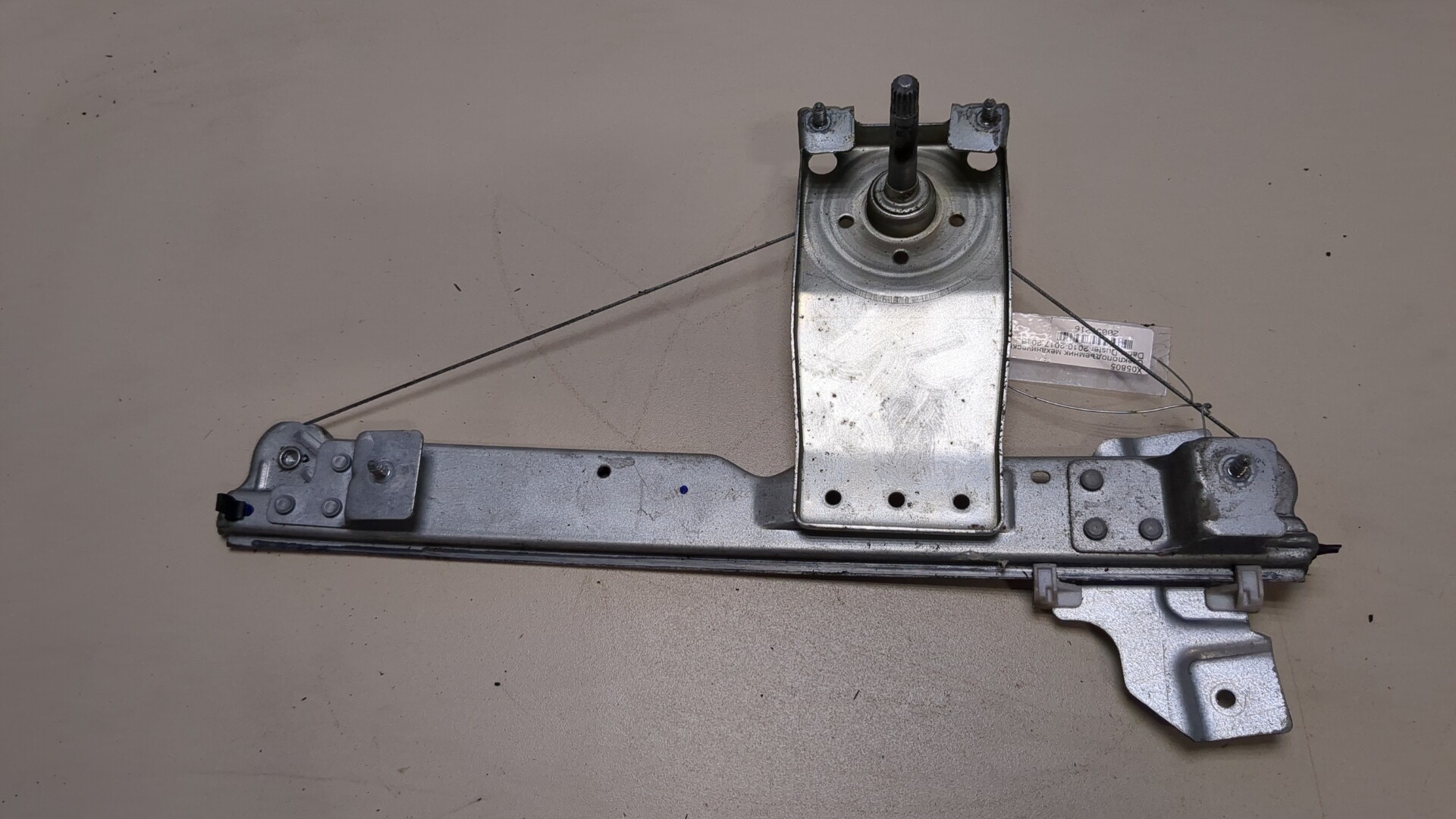 Стеклоподъемник механ. задний левый