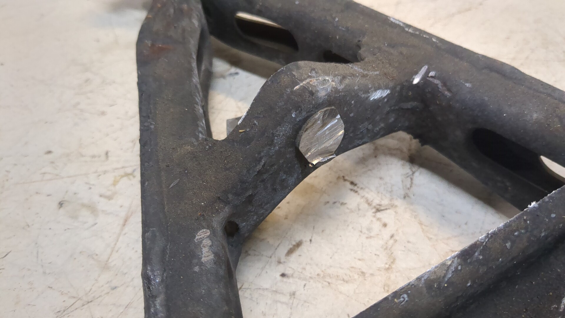 Рычаг задний левый