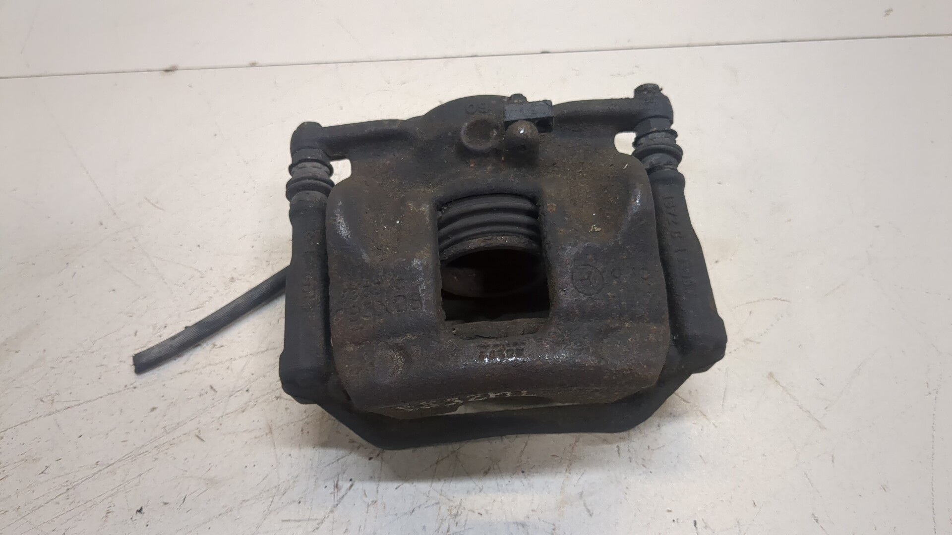 Суппорт передний правый