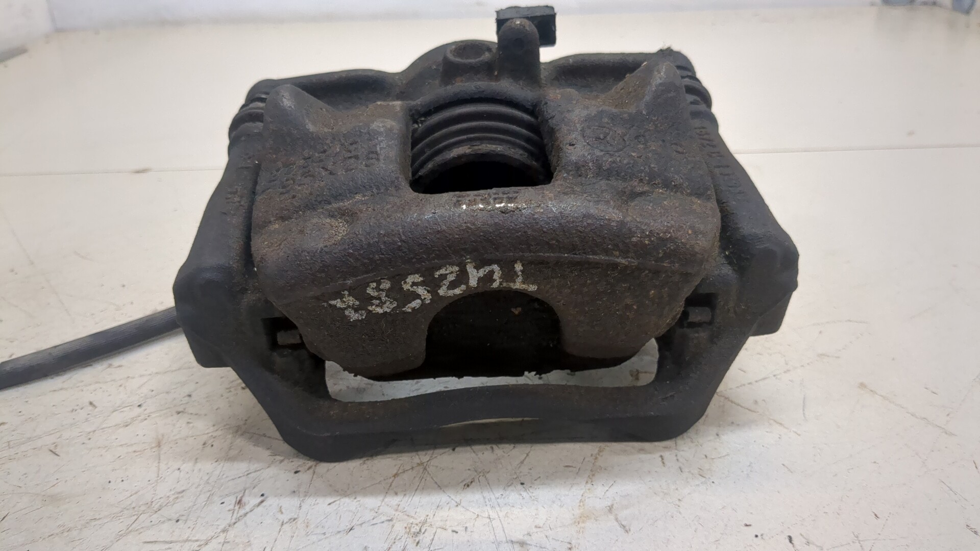 Суппорт передний правый