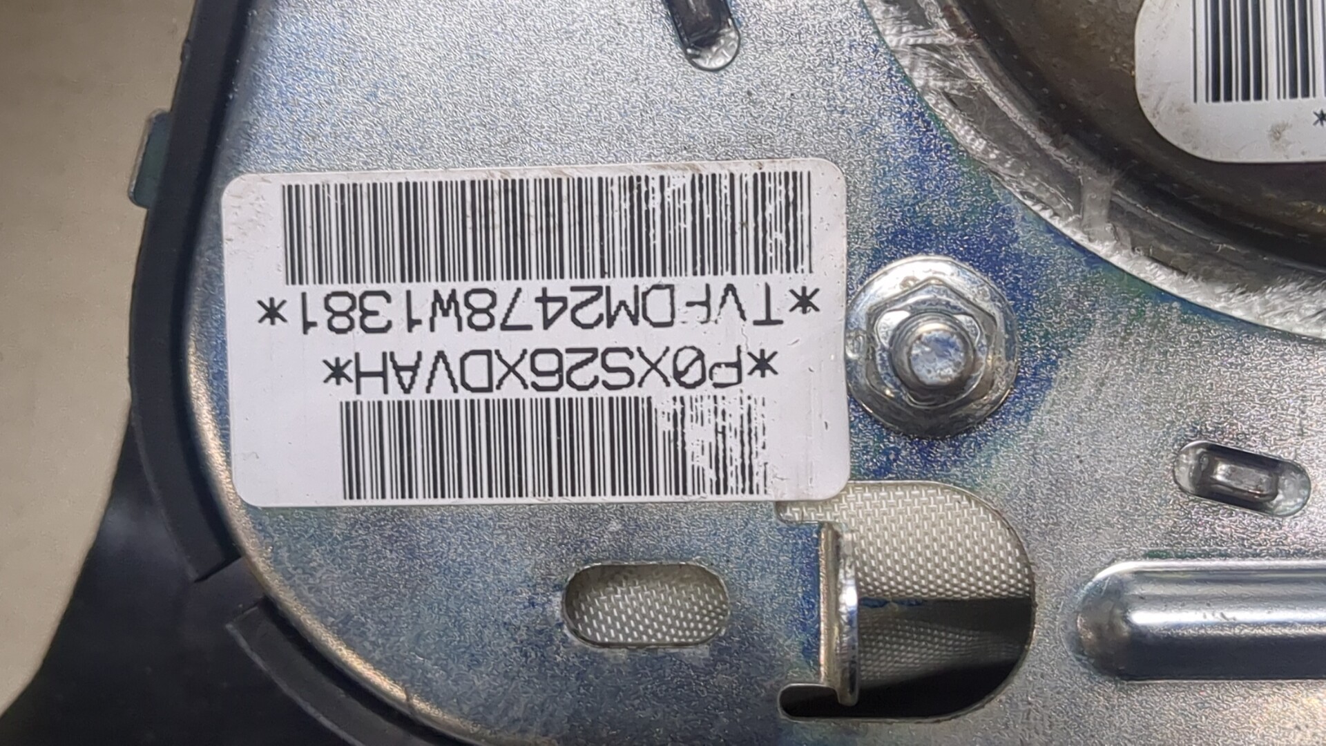 Подушка безопасности в рулевое колесо