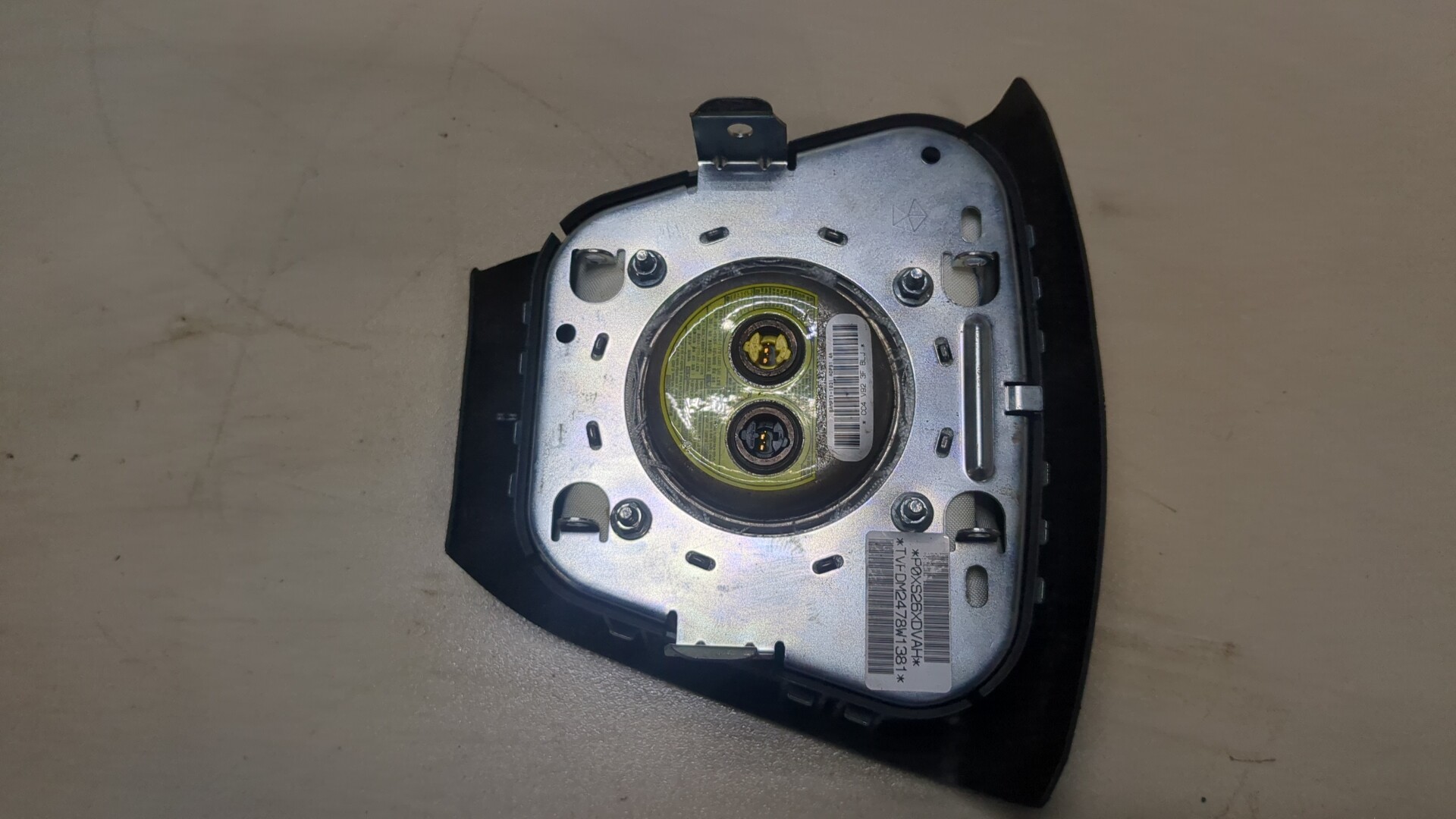 Подушка безопасности в рулевое колесо