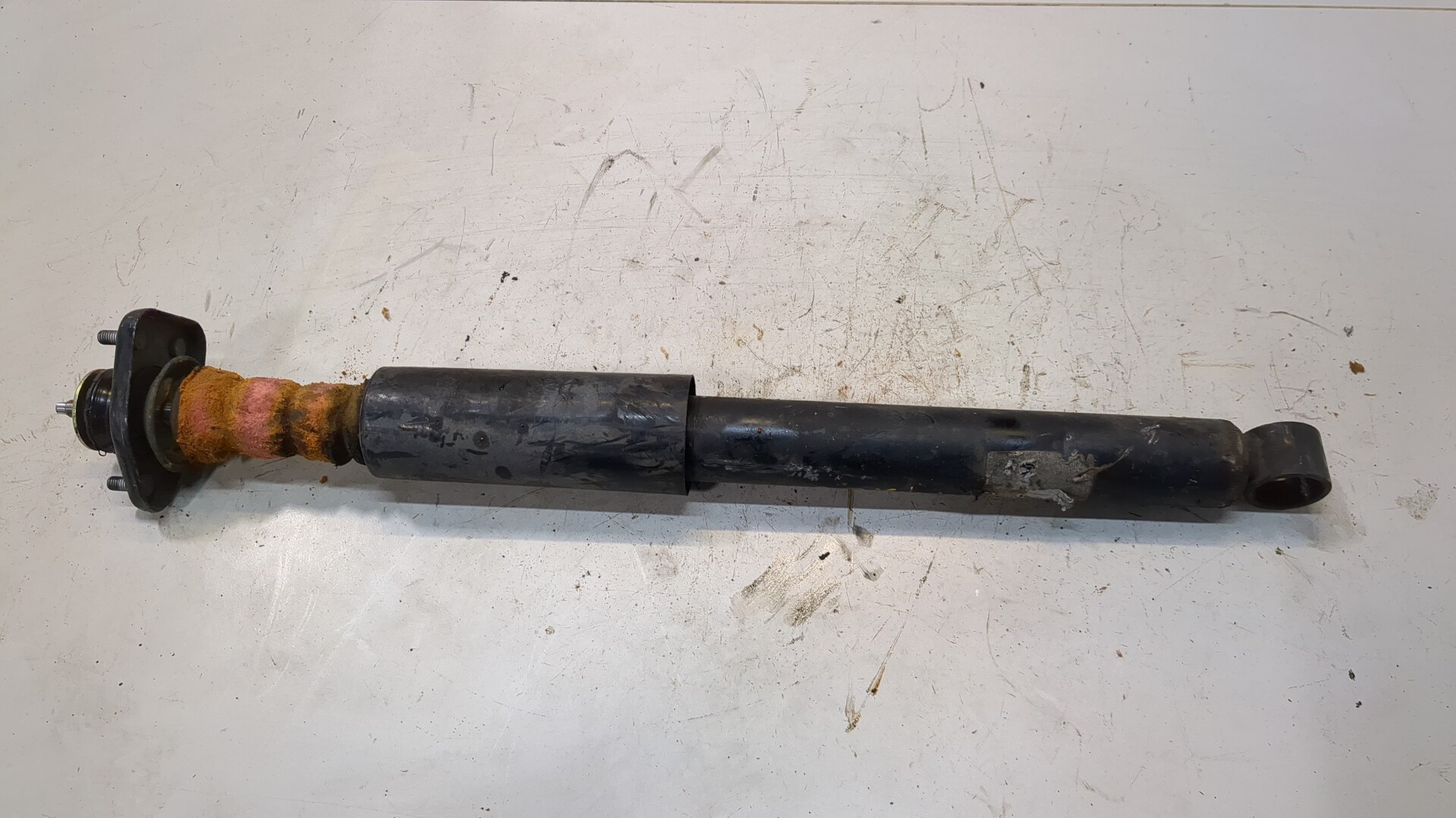 Амортизатор задний (стойка)