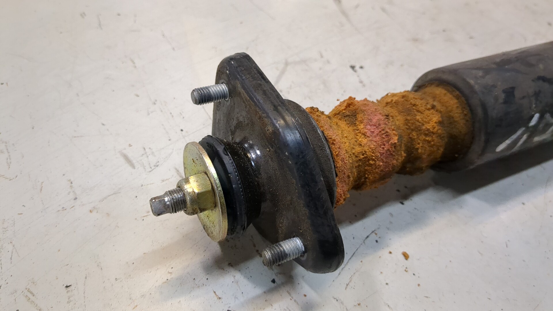 Амортизатор задний (стойка)