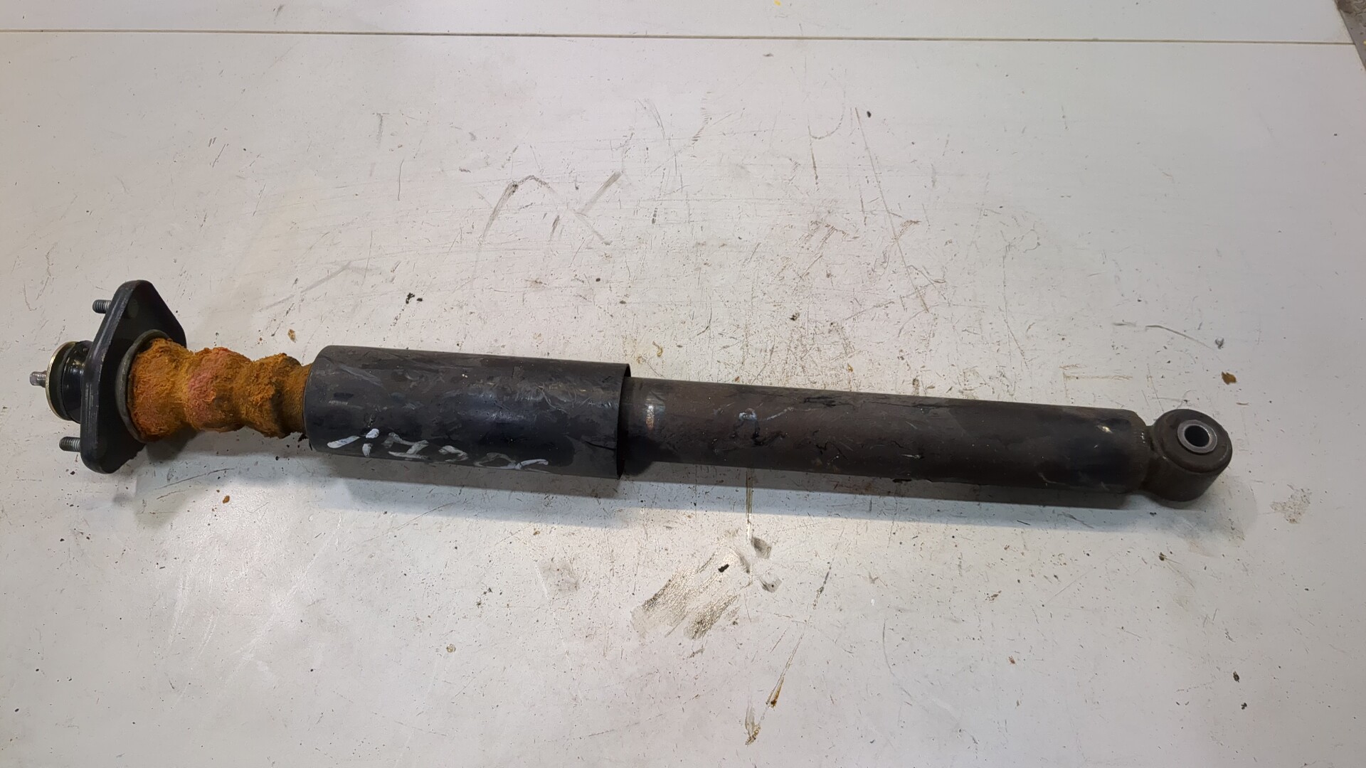 Амортизатор задний (стойка)