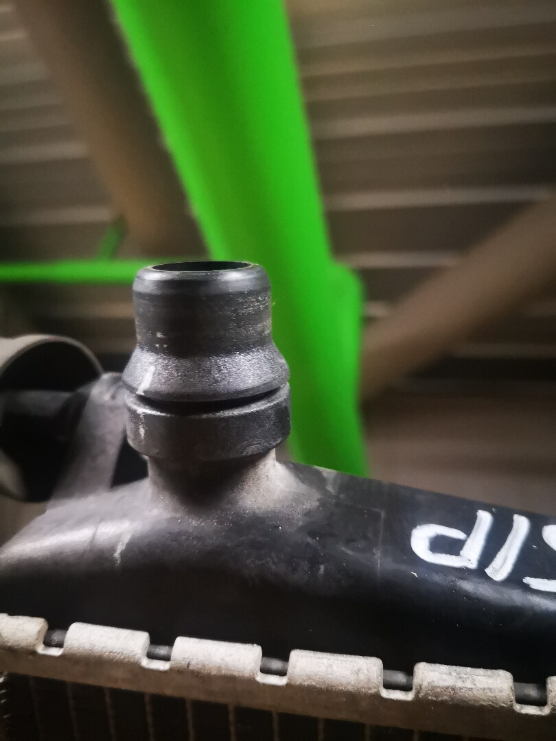 Радиатор охлаждения двигателя основной