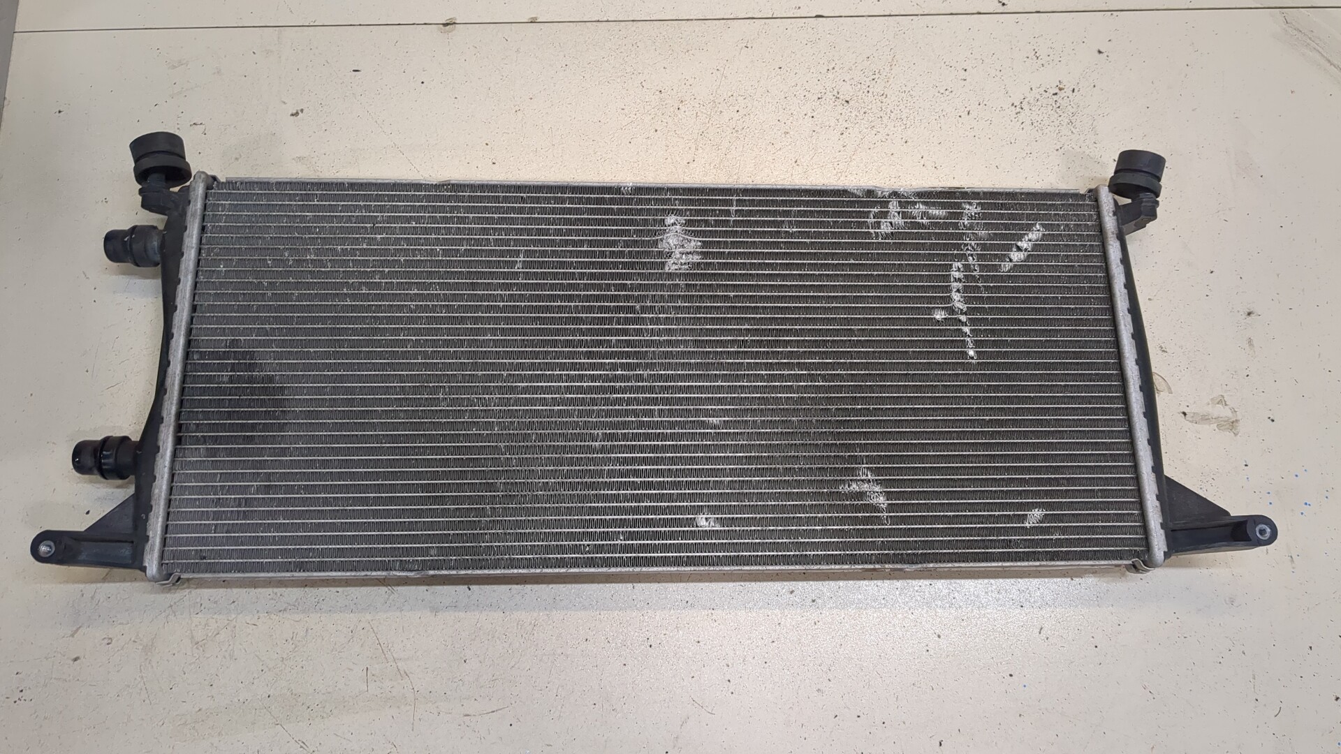 Радиатор охлаждения двигателя основной