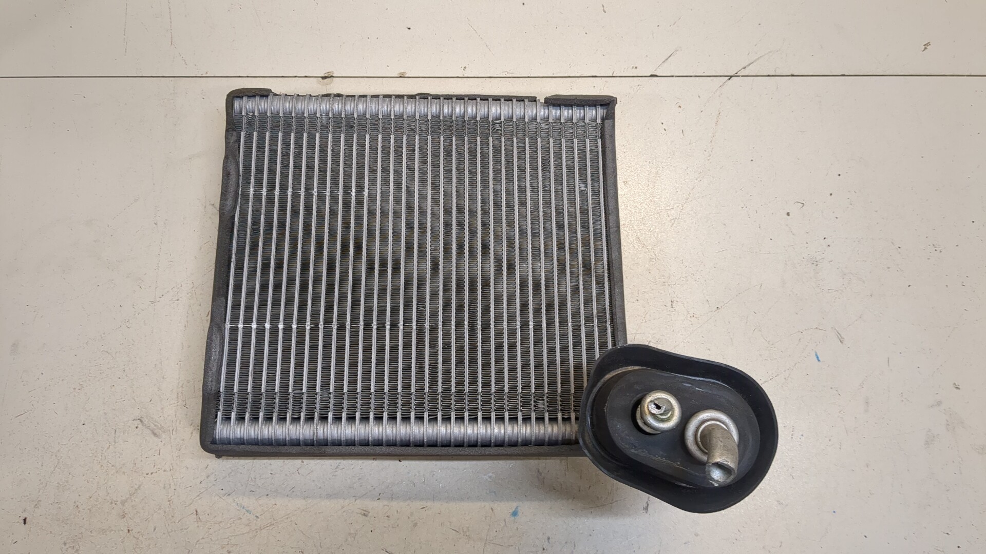 Радиатор кондиционера / конденсер